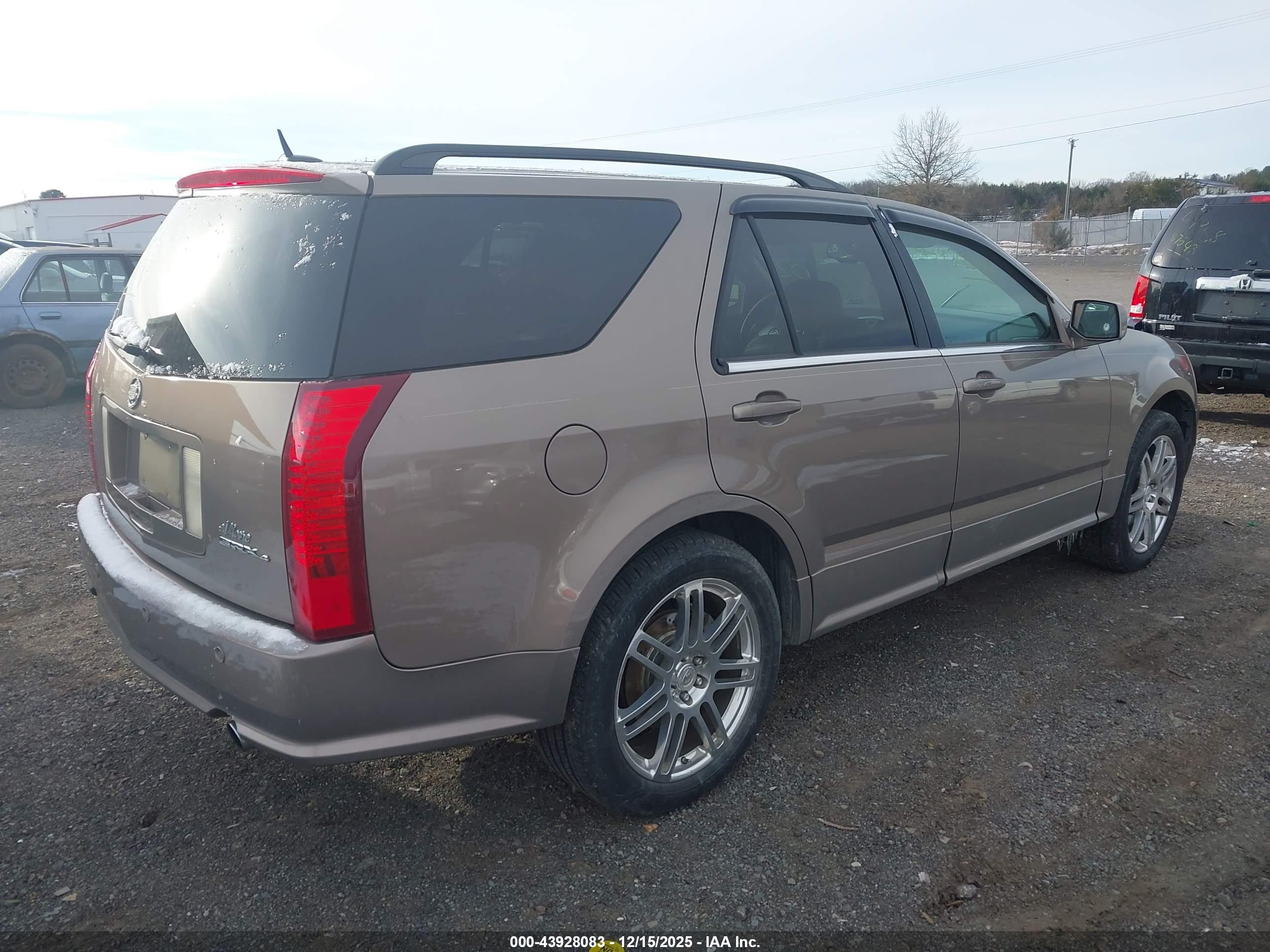 CADILLAC SRX image 4