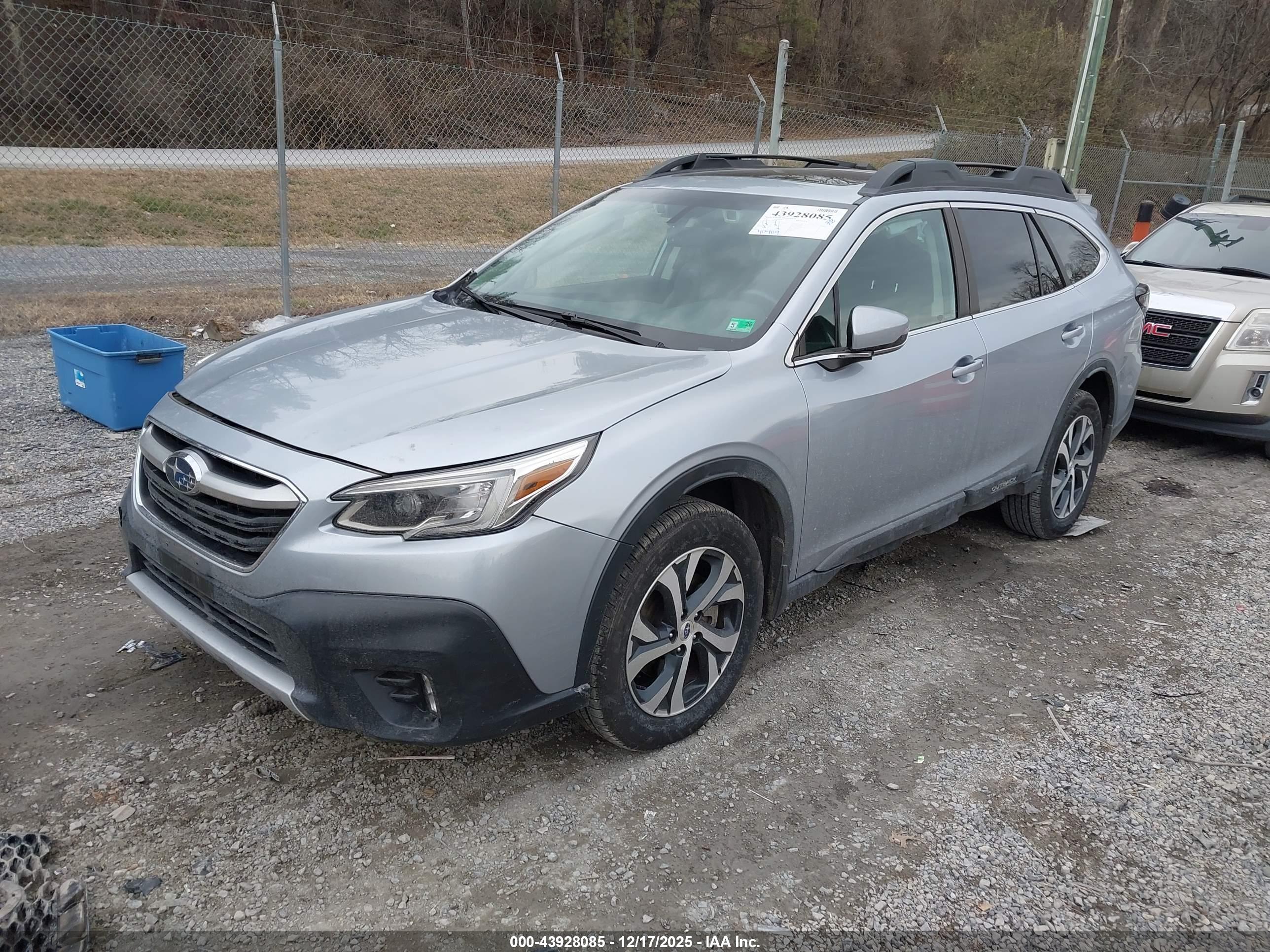 SUBARU OUTBACK image 2