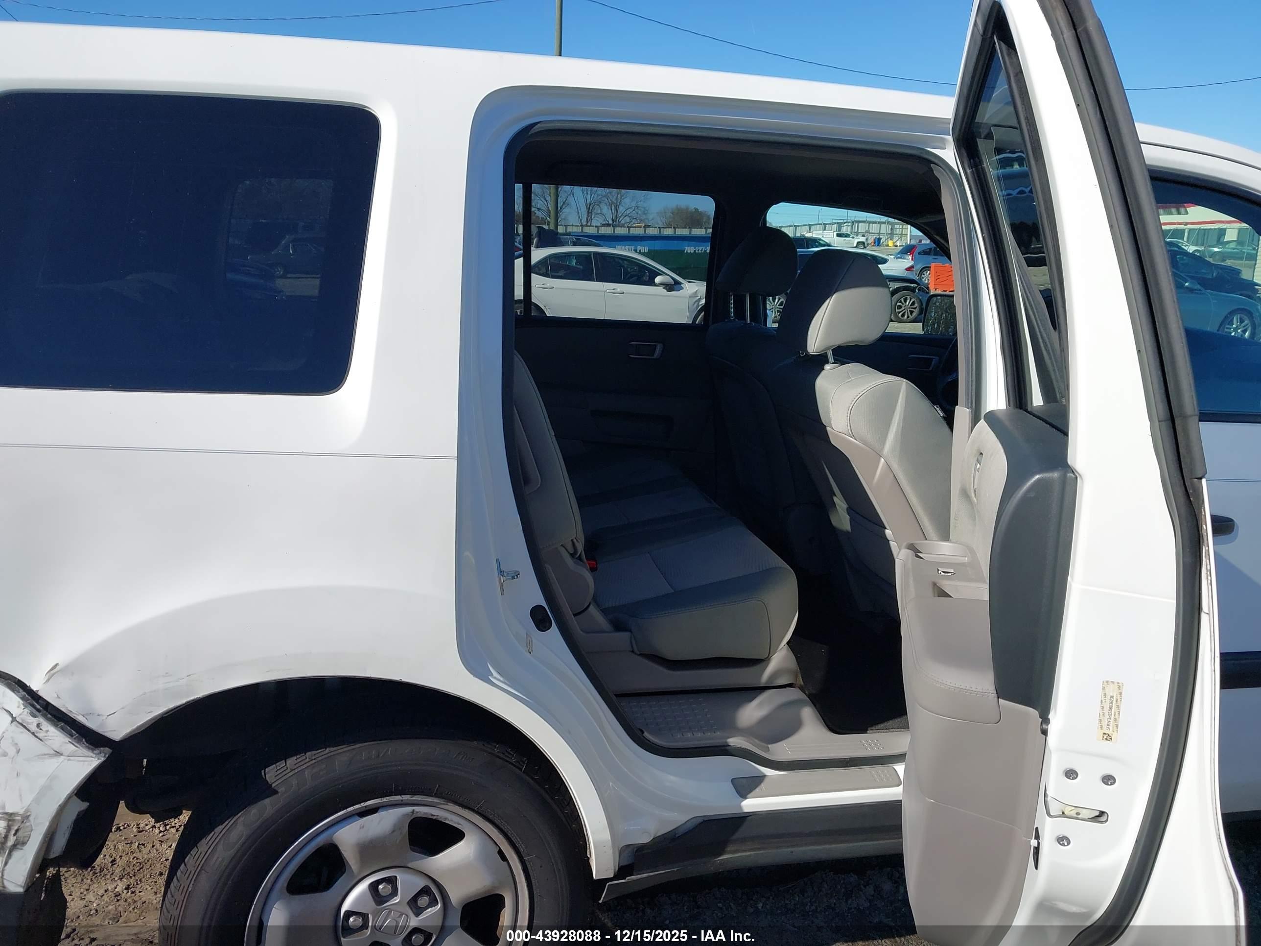 HONDA PILOT image 8
