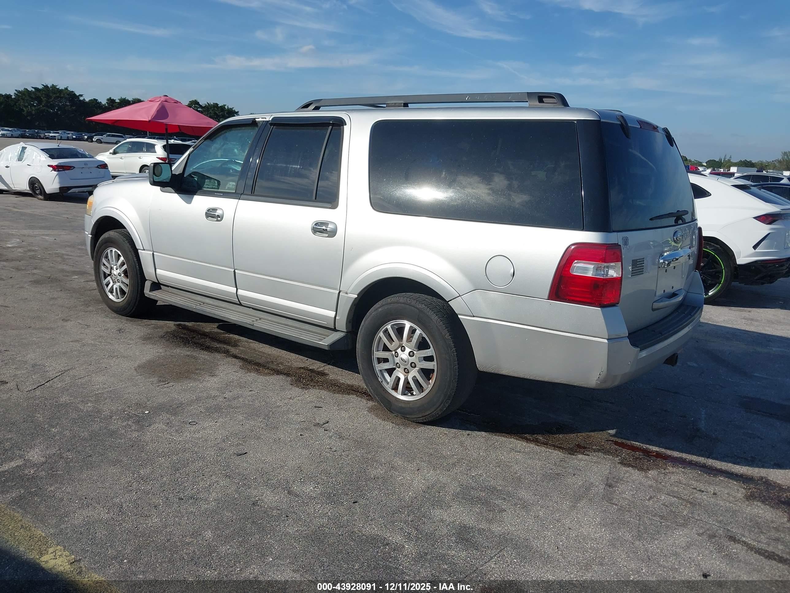 FORD EXPEDITION image 3