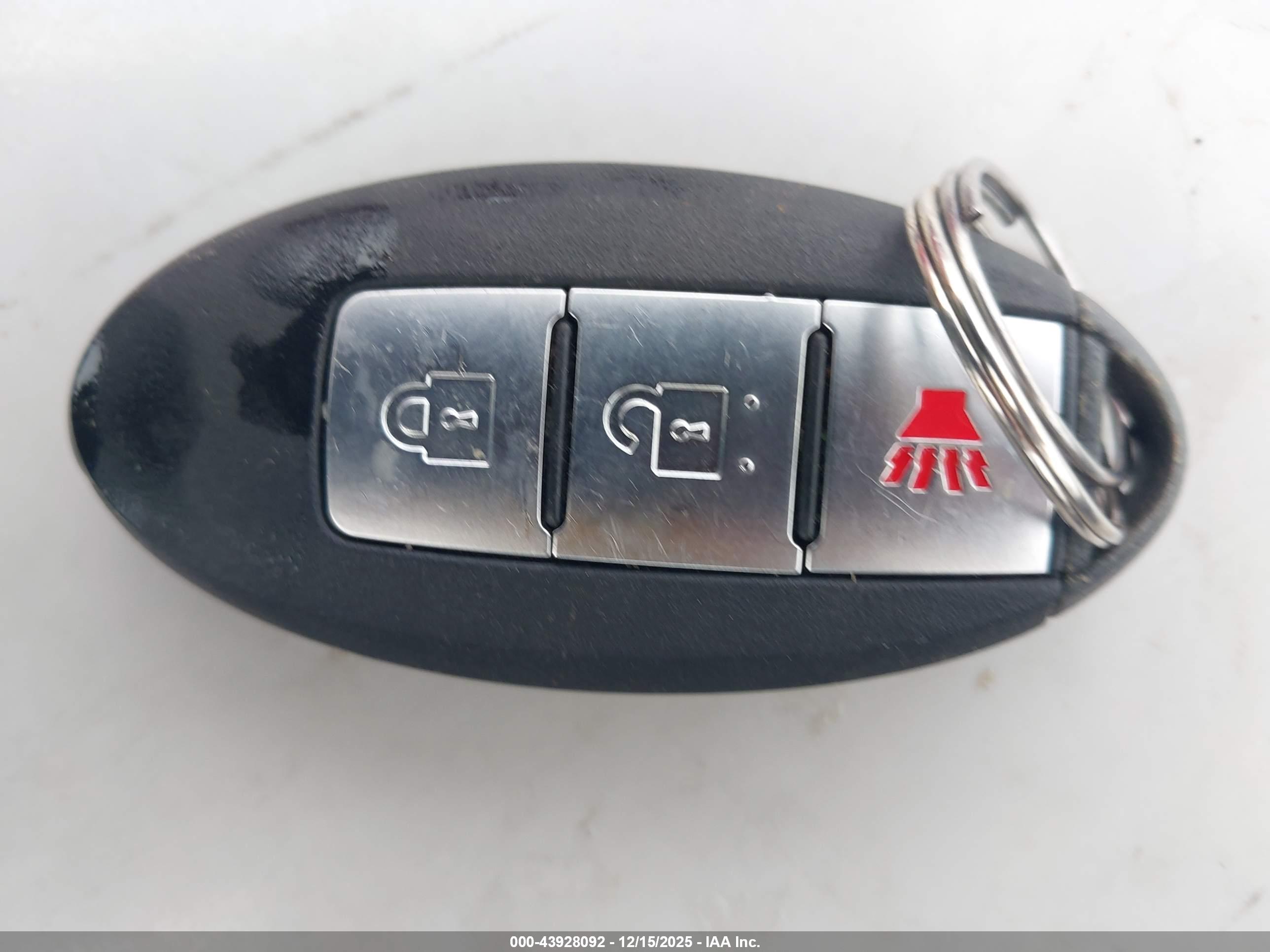 NISSAN ROGUE image 11