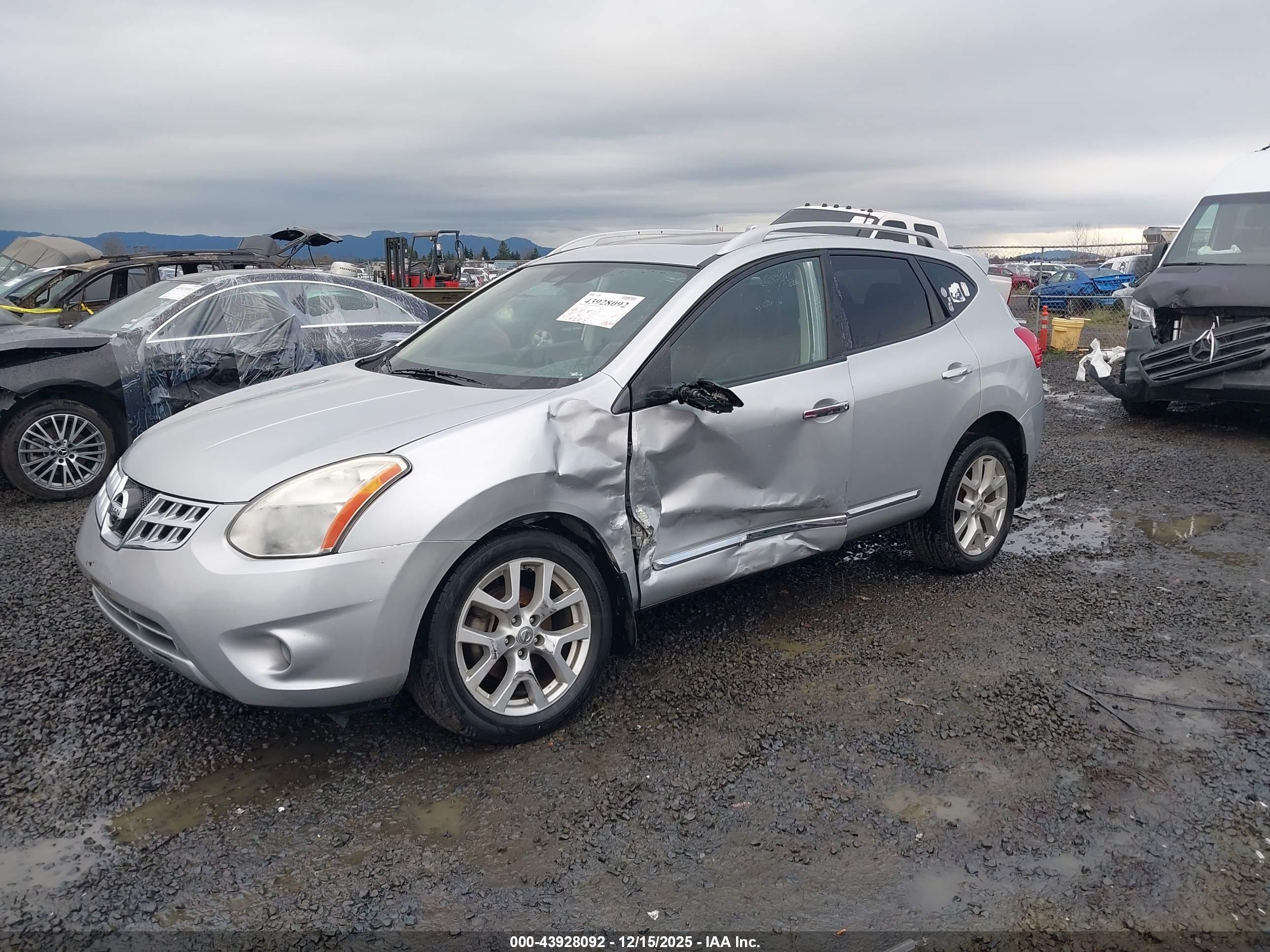 NISSAN ROGUE image 2