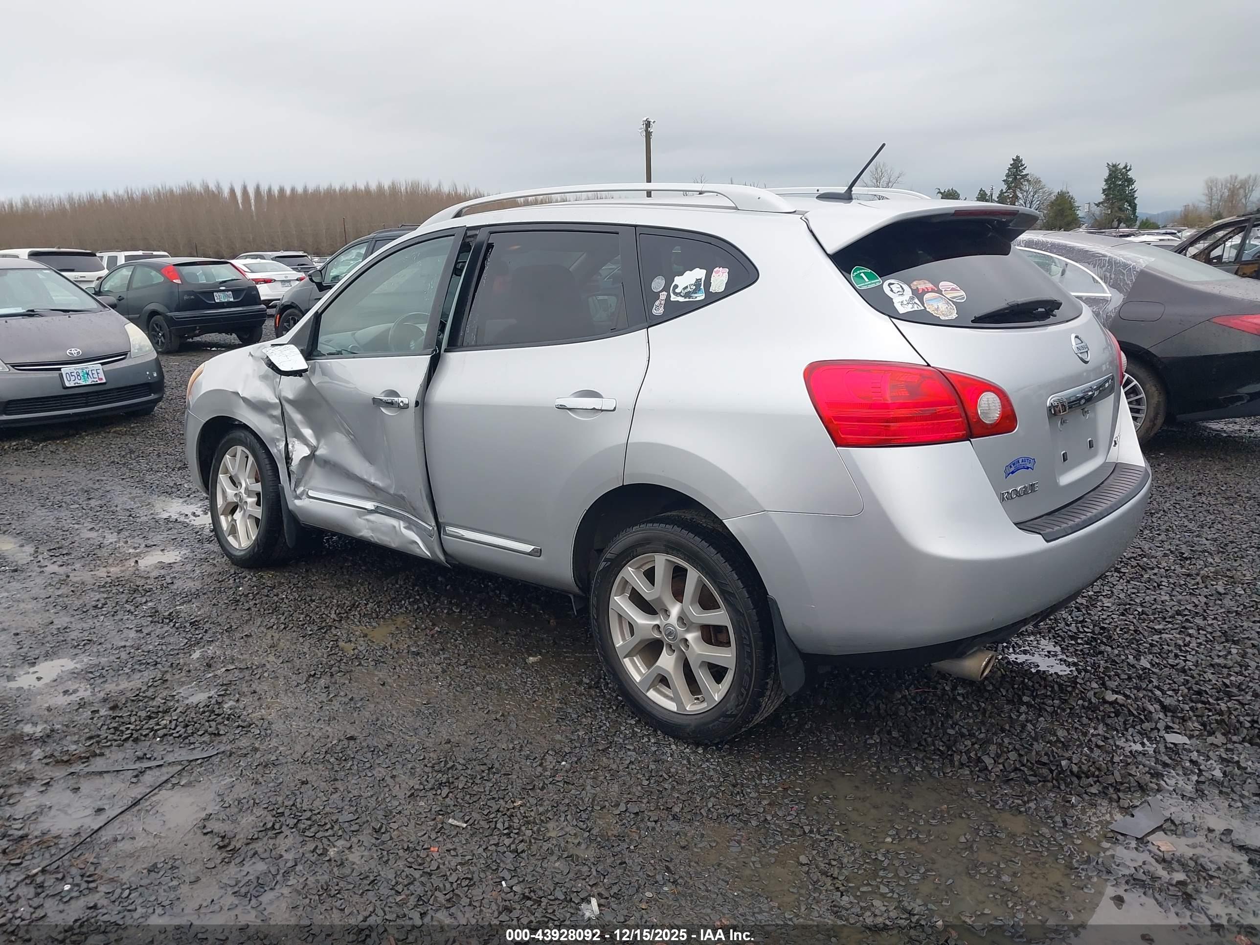 NISSAN ROGUE image 3