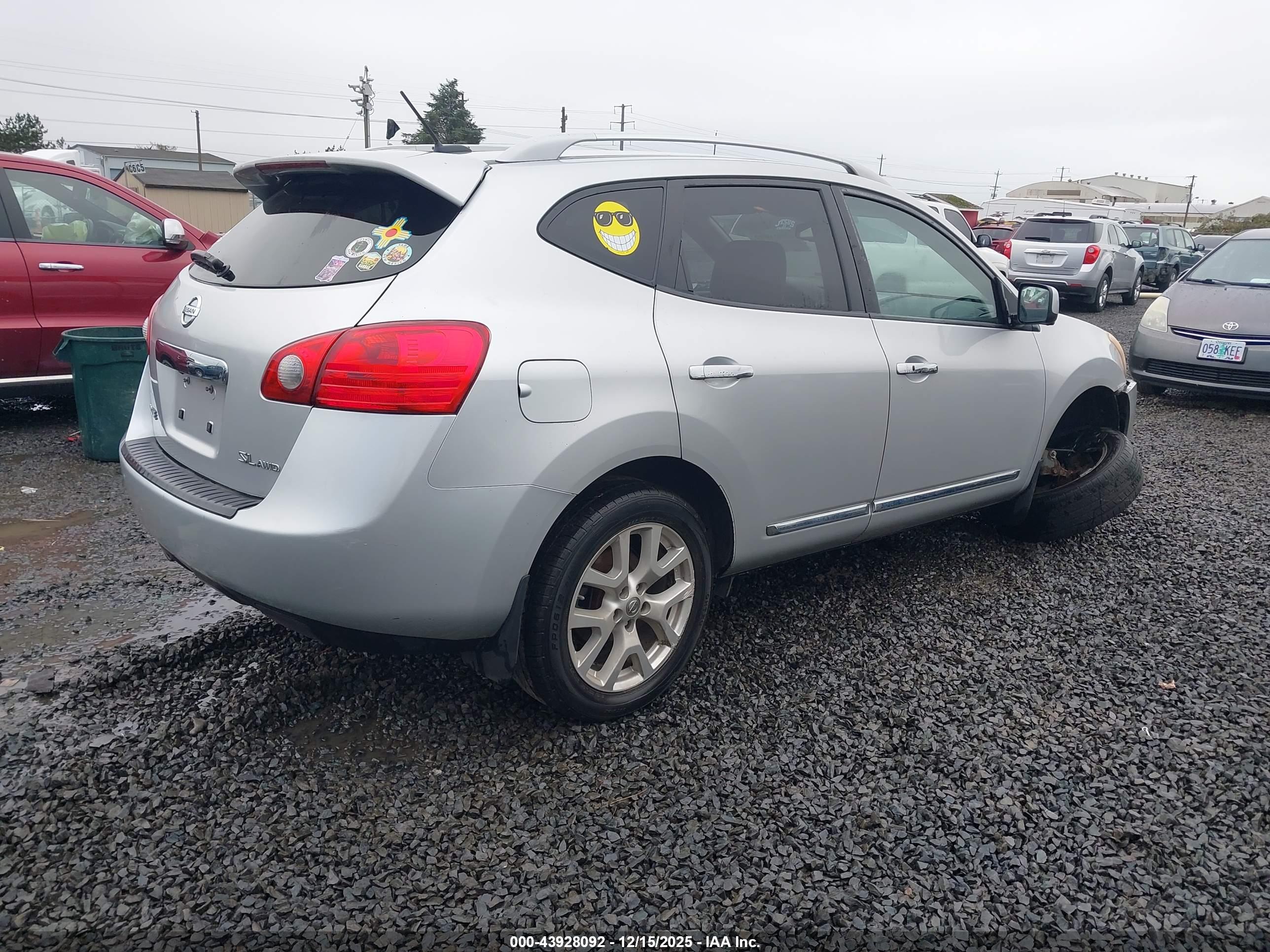 NISSAN ROGUE image 4