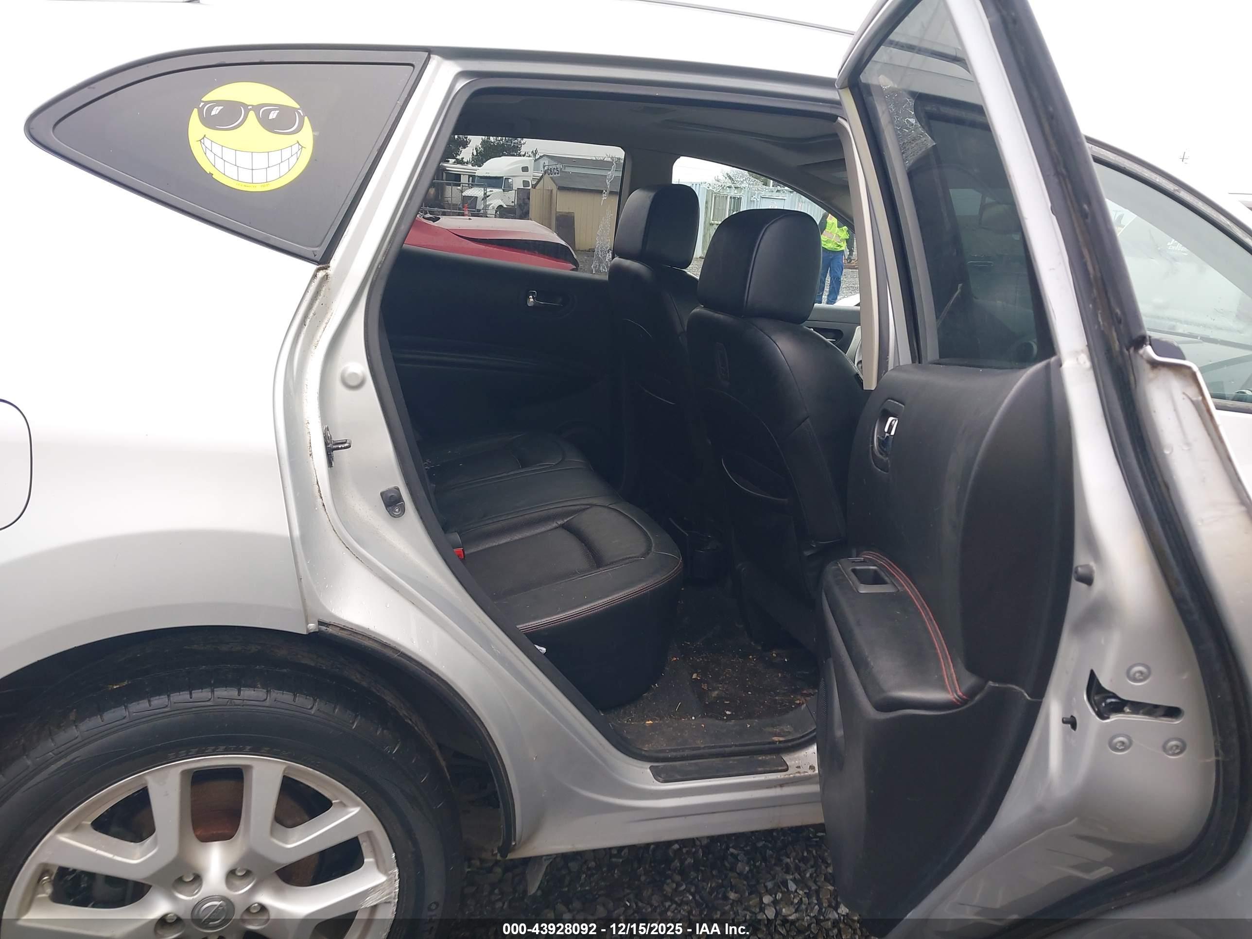 NISSAN ROGUE image 8