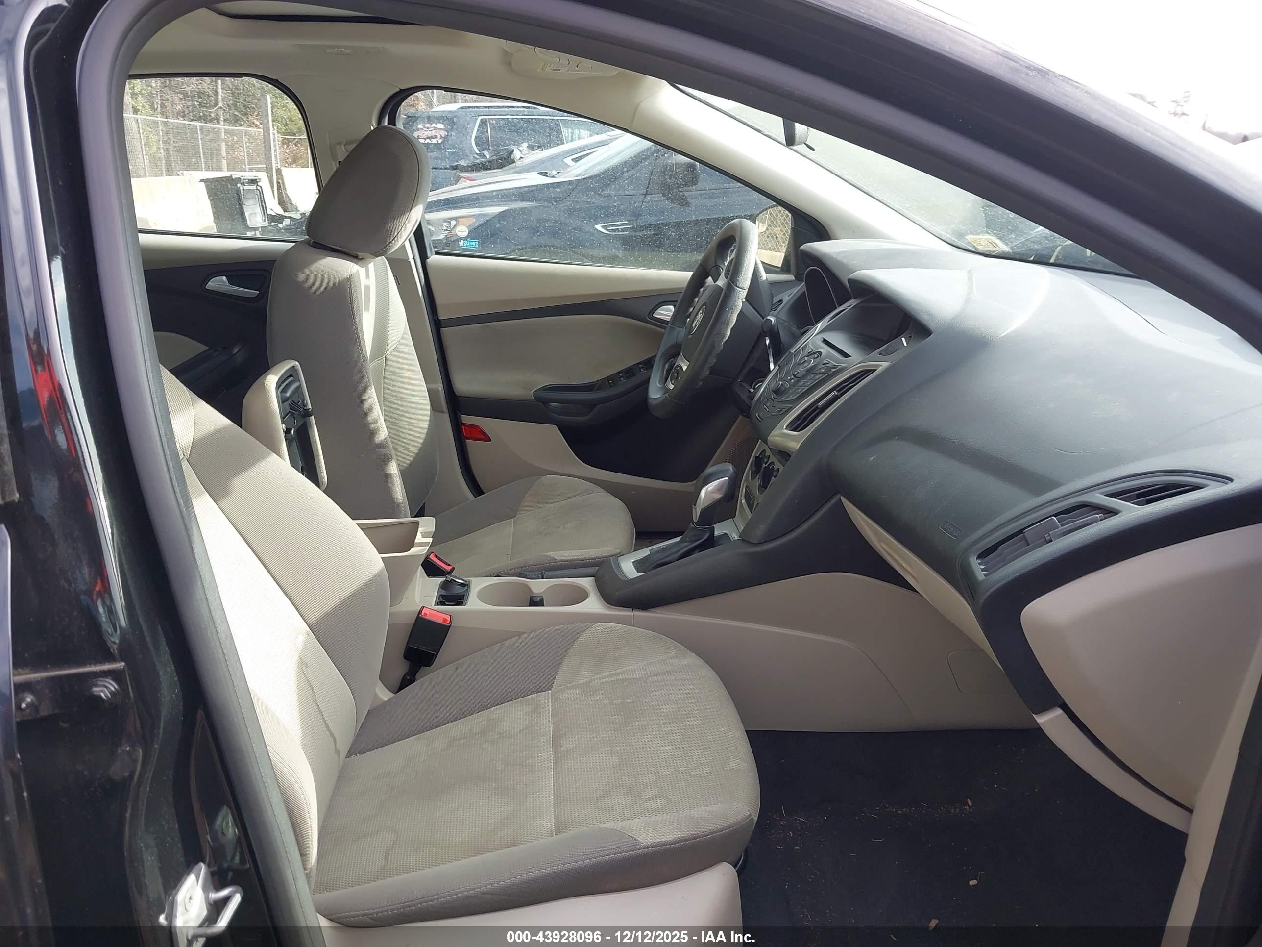 FORD FOCUS image 5