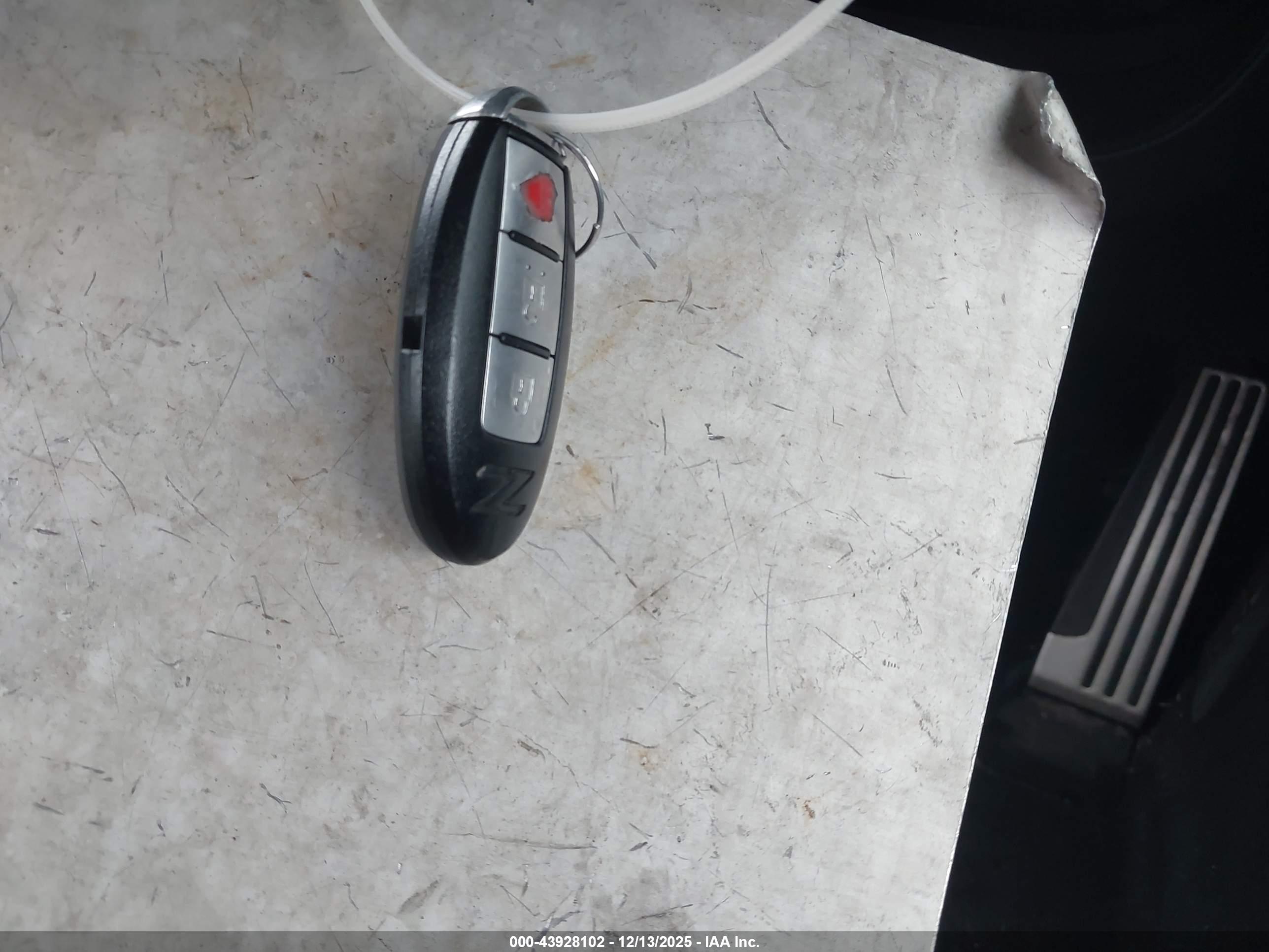 NISSAN 370Z image 11