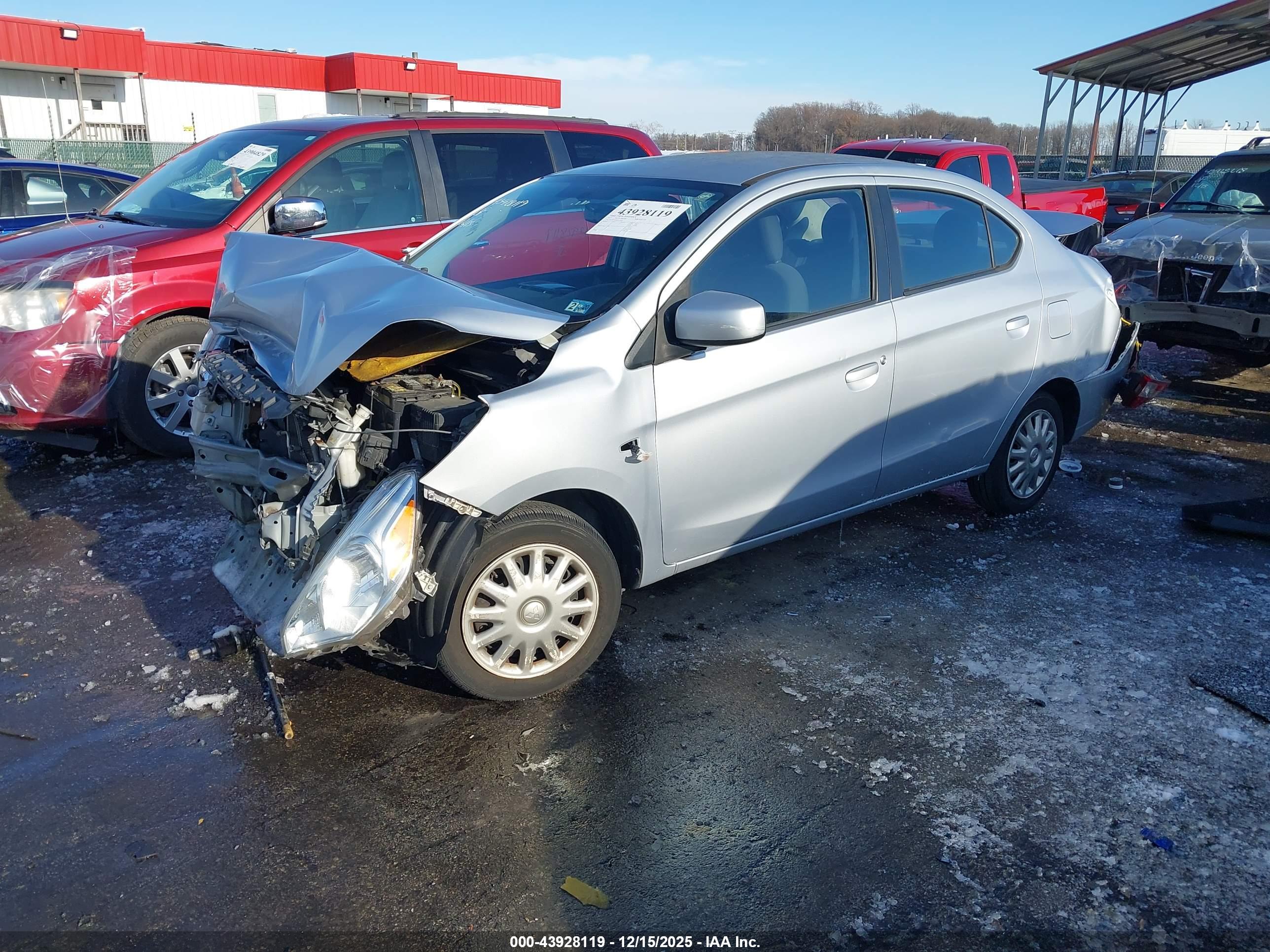 MITSUBISHI MIRAGE image 2
