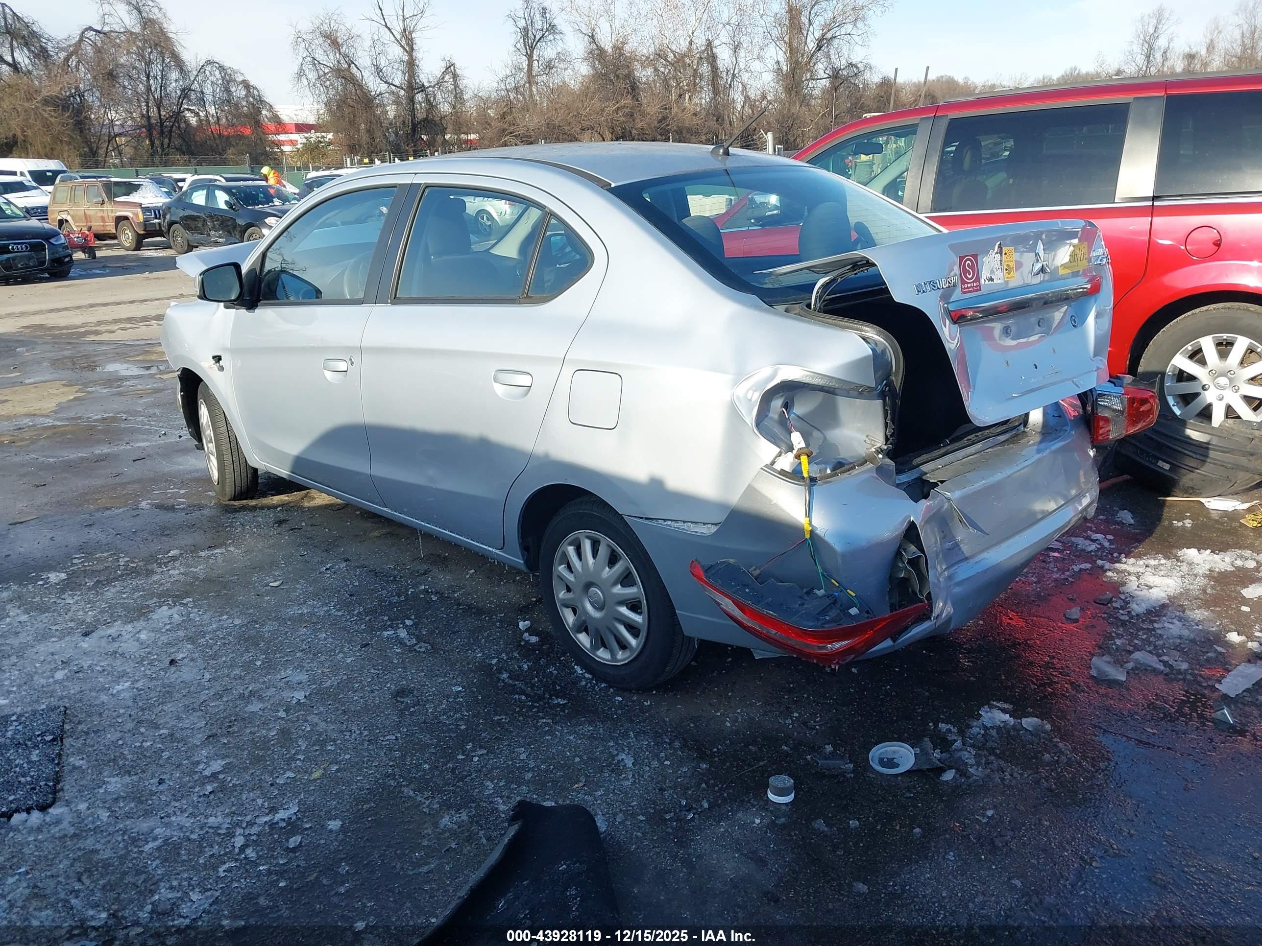 MITSUBISHI MIRAGE image 3