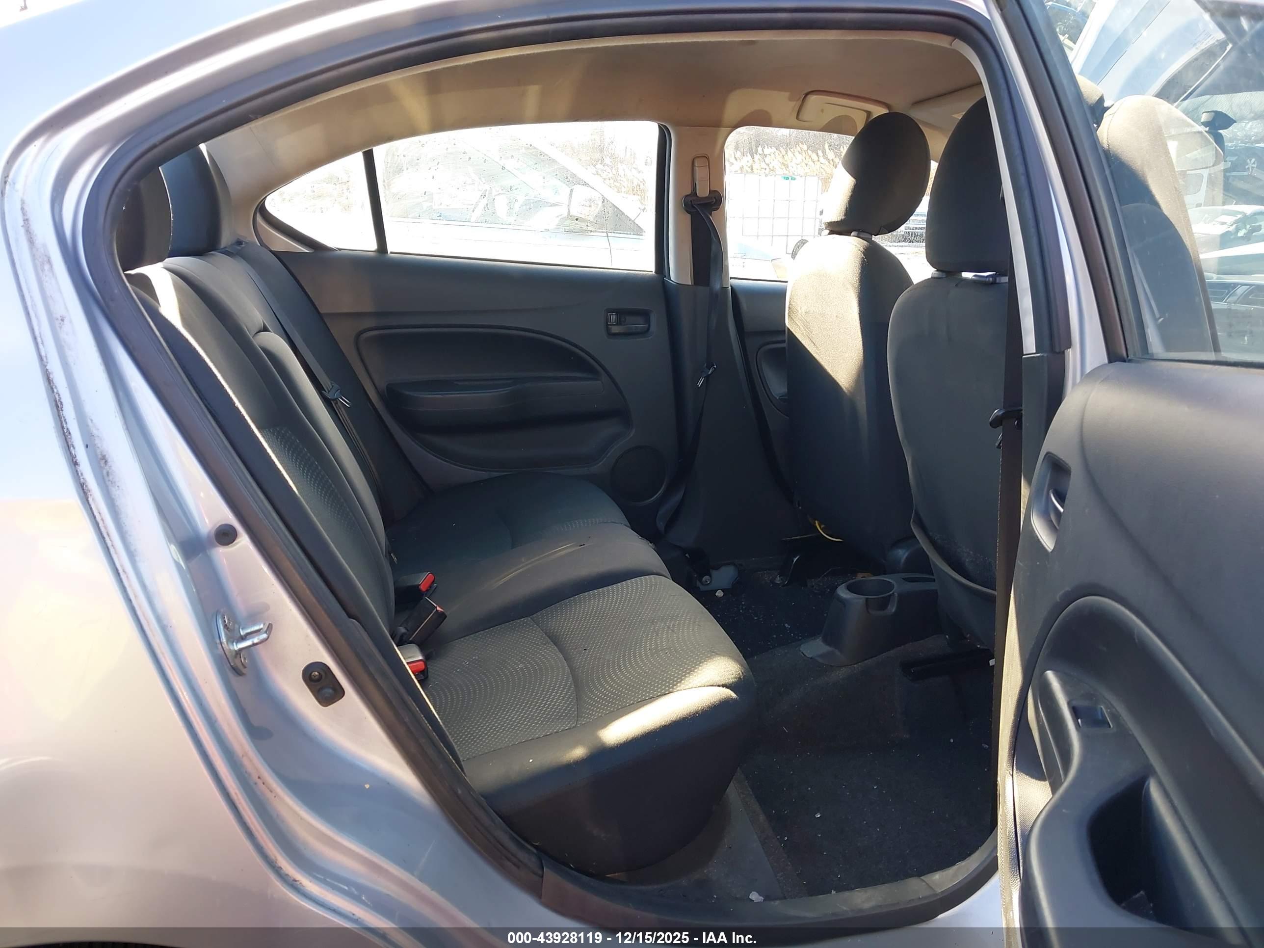 MITSUBISHI MIRAGE image 8