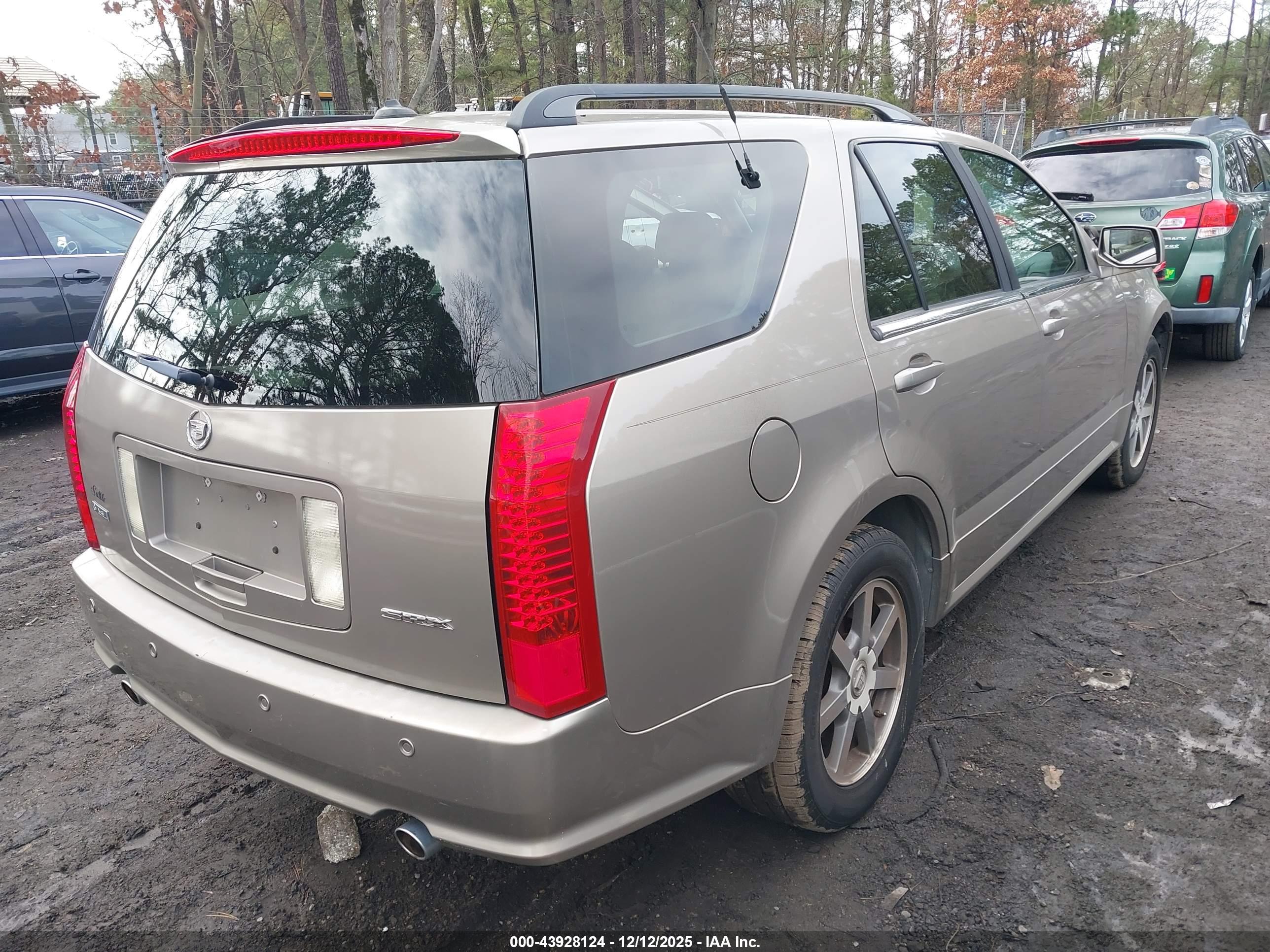 CADILLAC SRX image 4