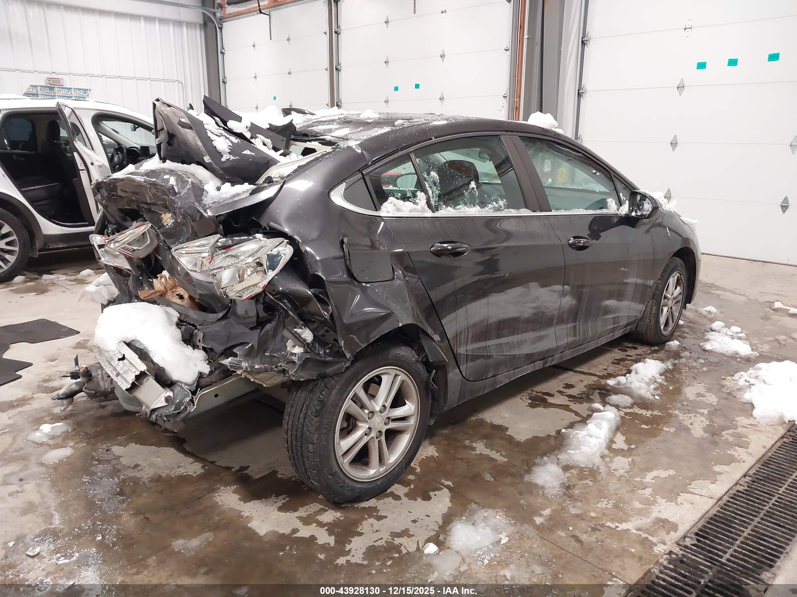 CHEVROLET CRUZE image 4