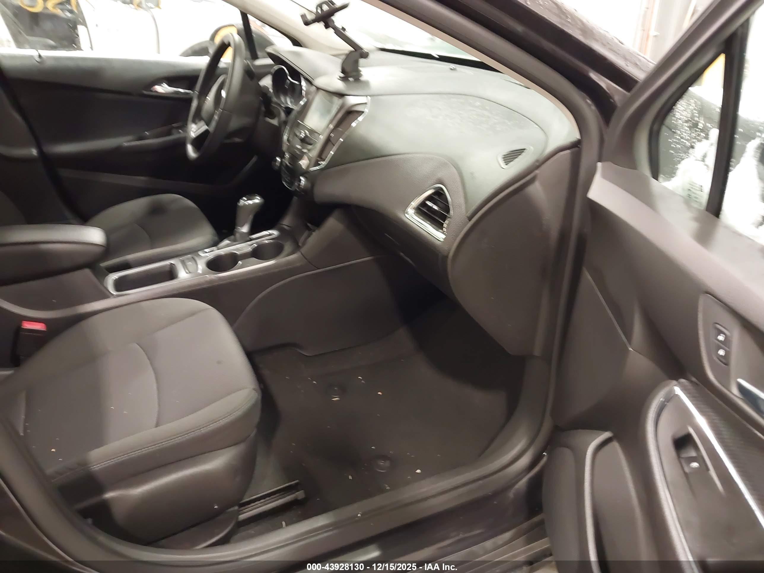 CHEVROLET CRUZE image 5