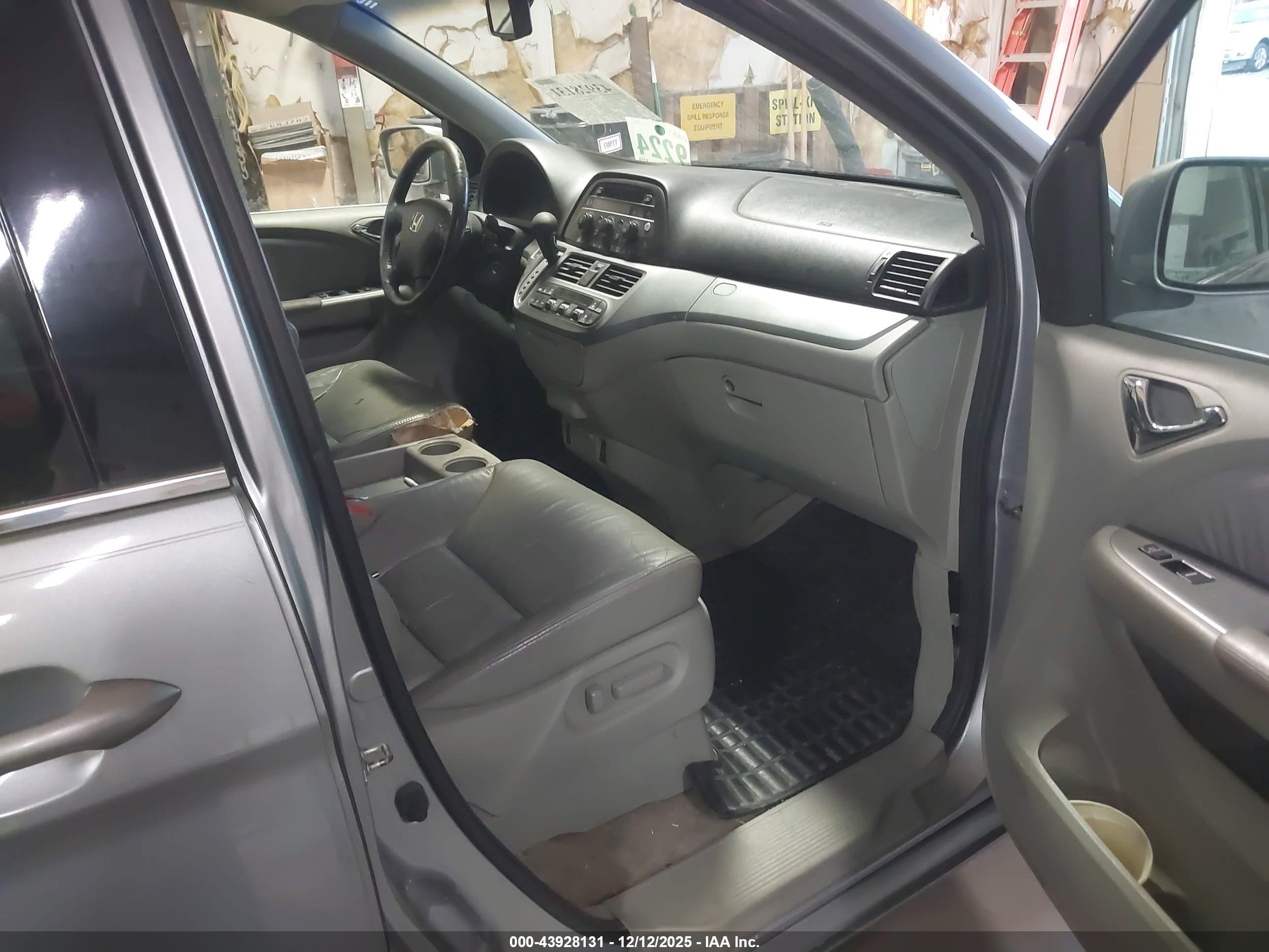HONDA ODYSSEY image 5