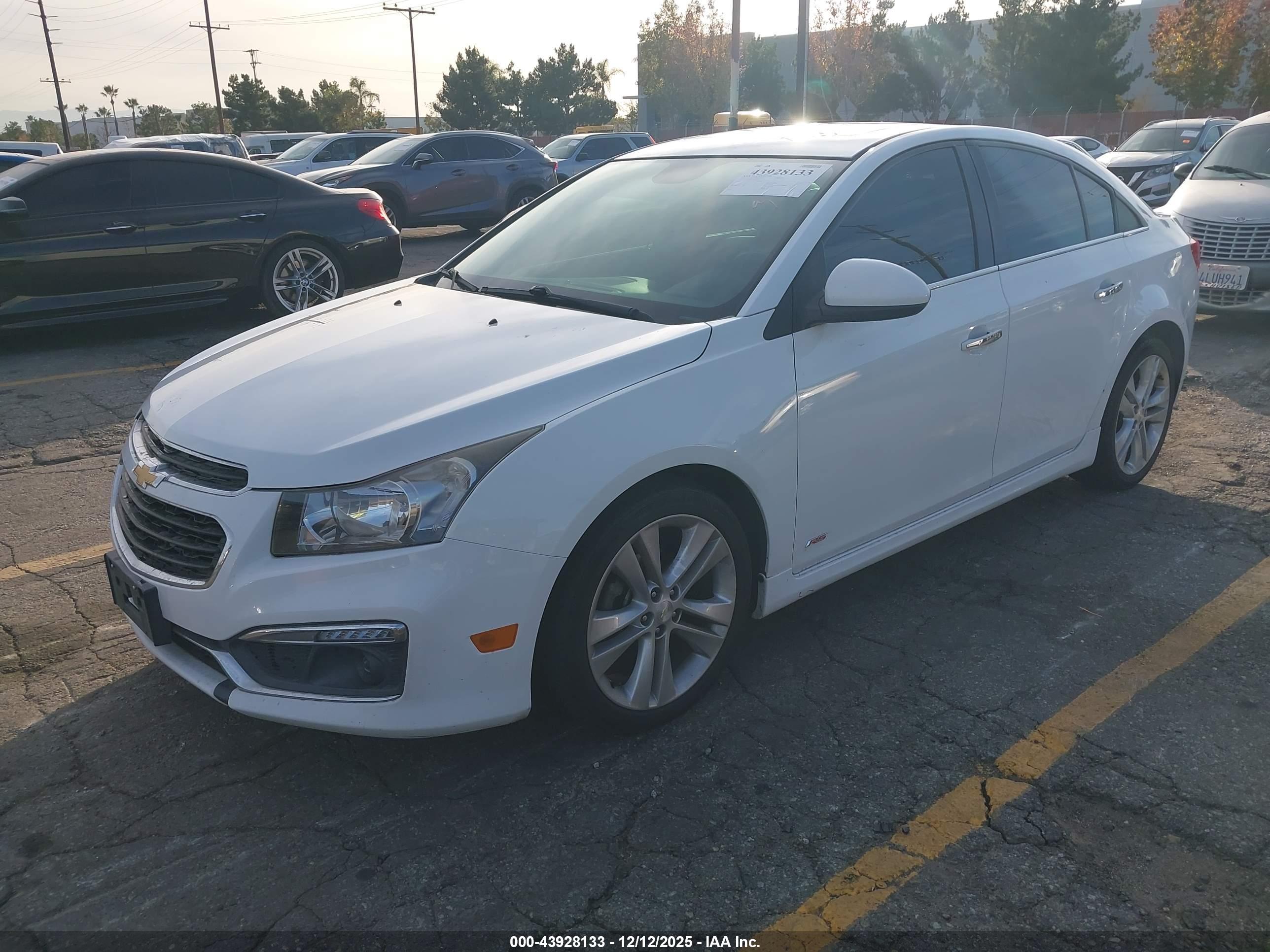 CHEVROLET CRUZE image 2