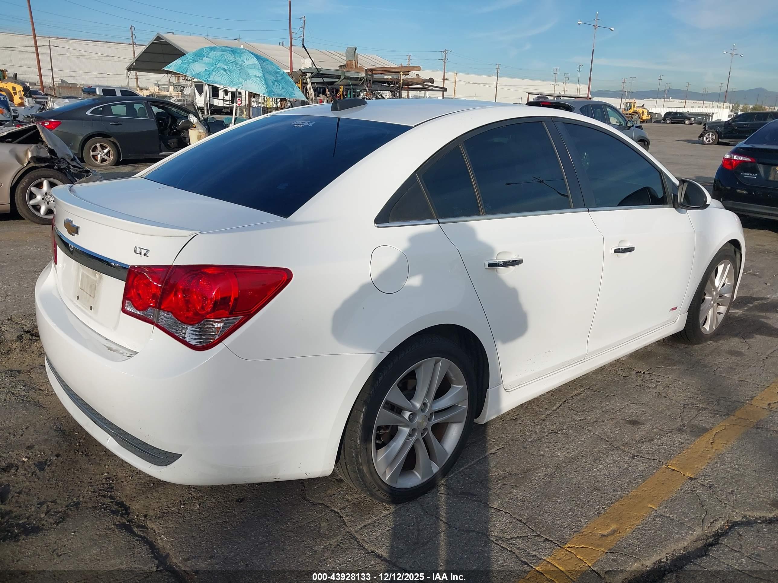 CHEVROLET CRUZE image 4