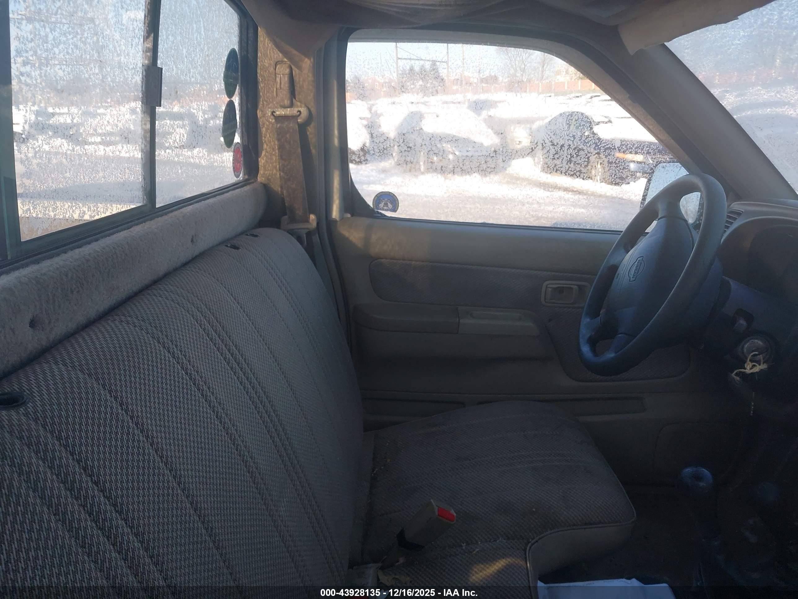 NISSAN FRONTIER image 5