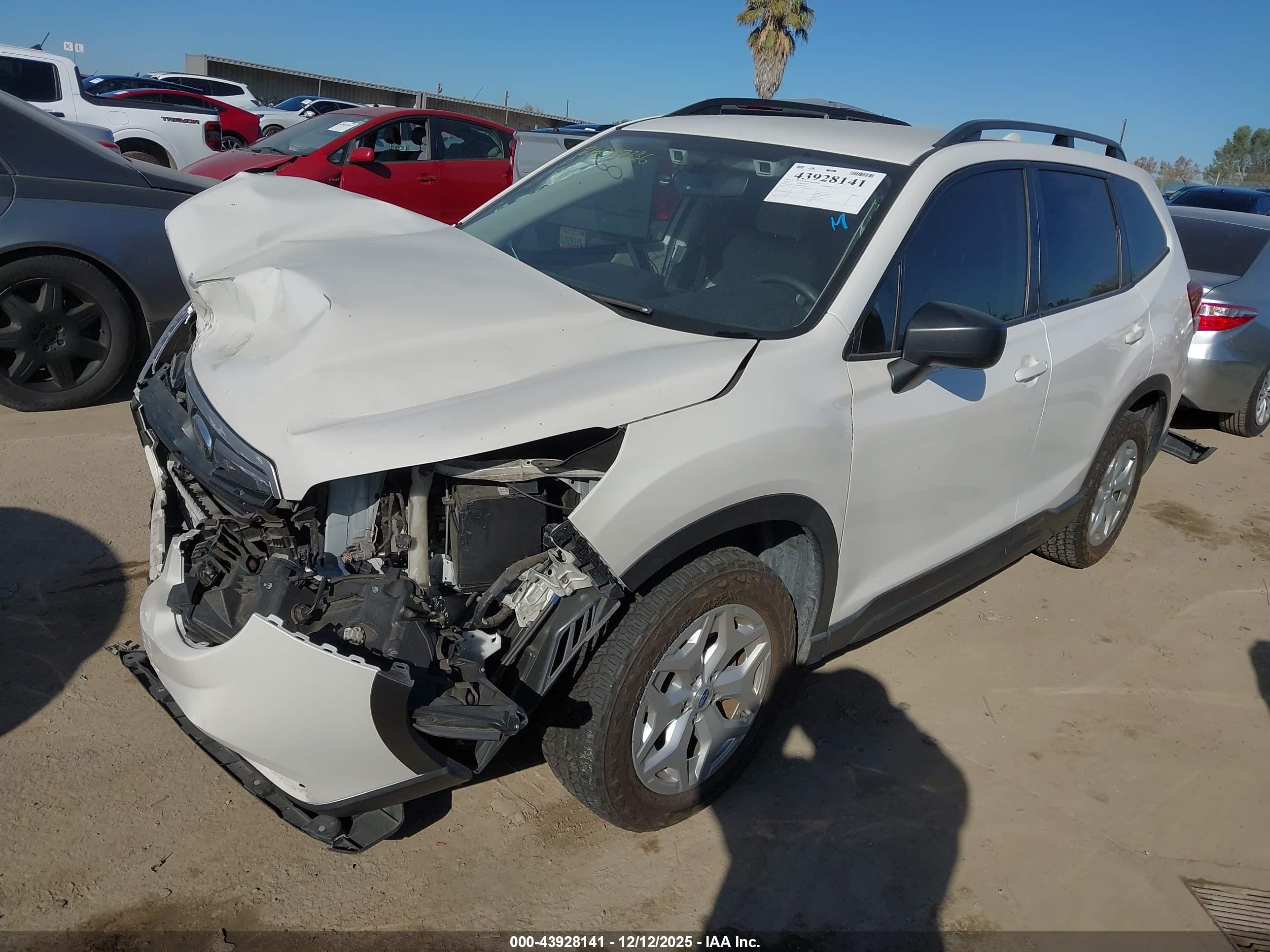 SUBARU FORESTER image 2