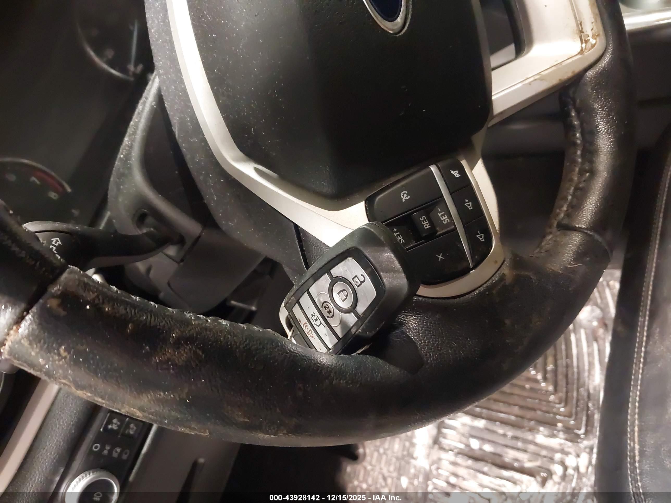 FORD EXPLORER image 11