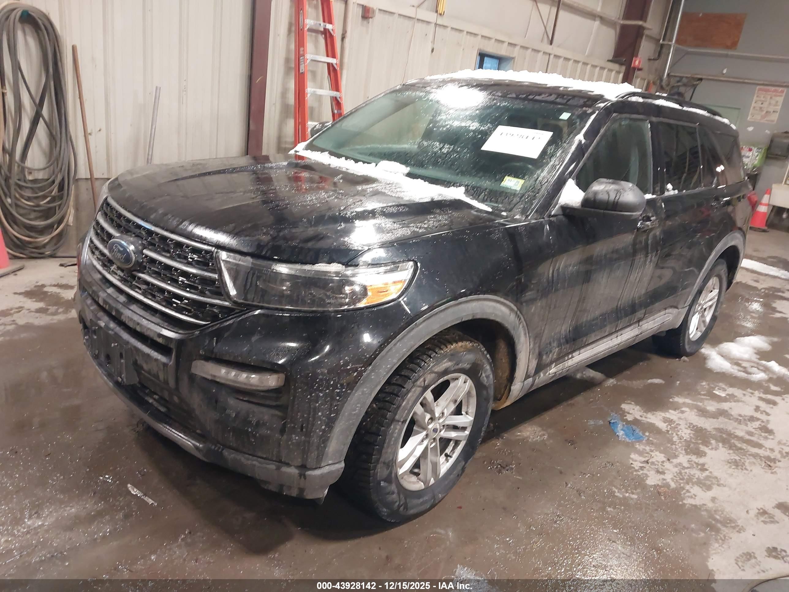 FORD EXPLORER image 2