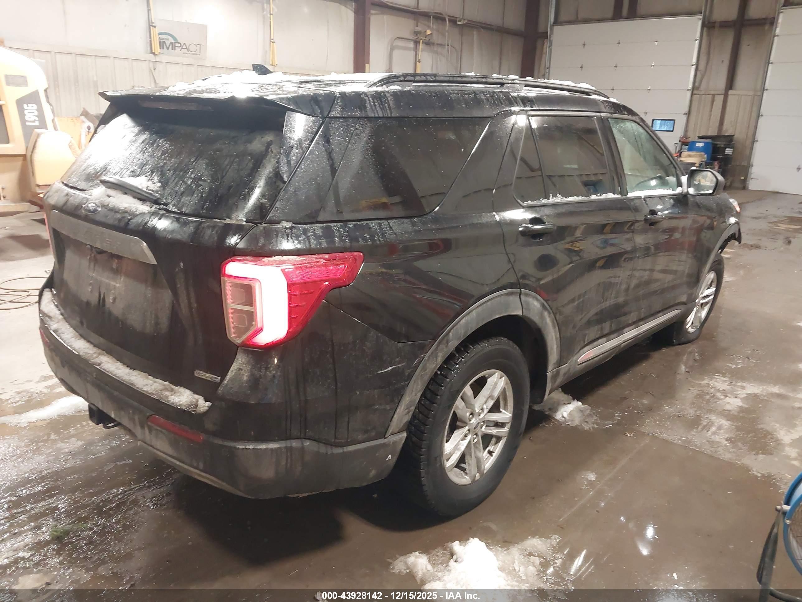 FORD EXPLORER image 4