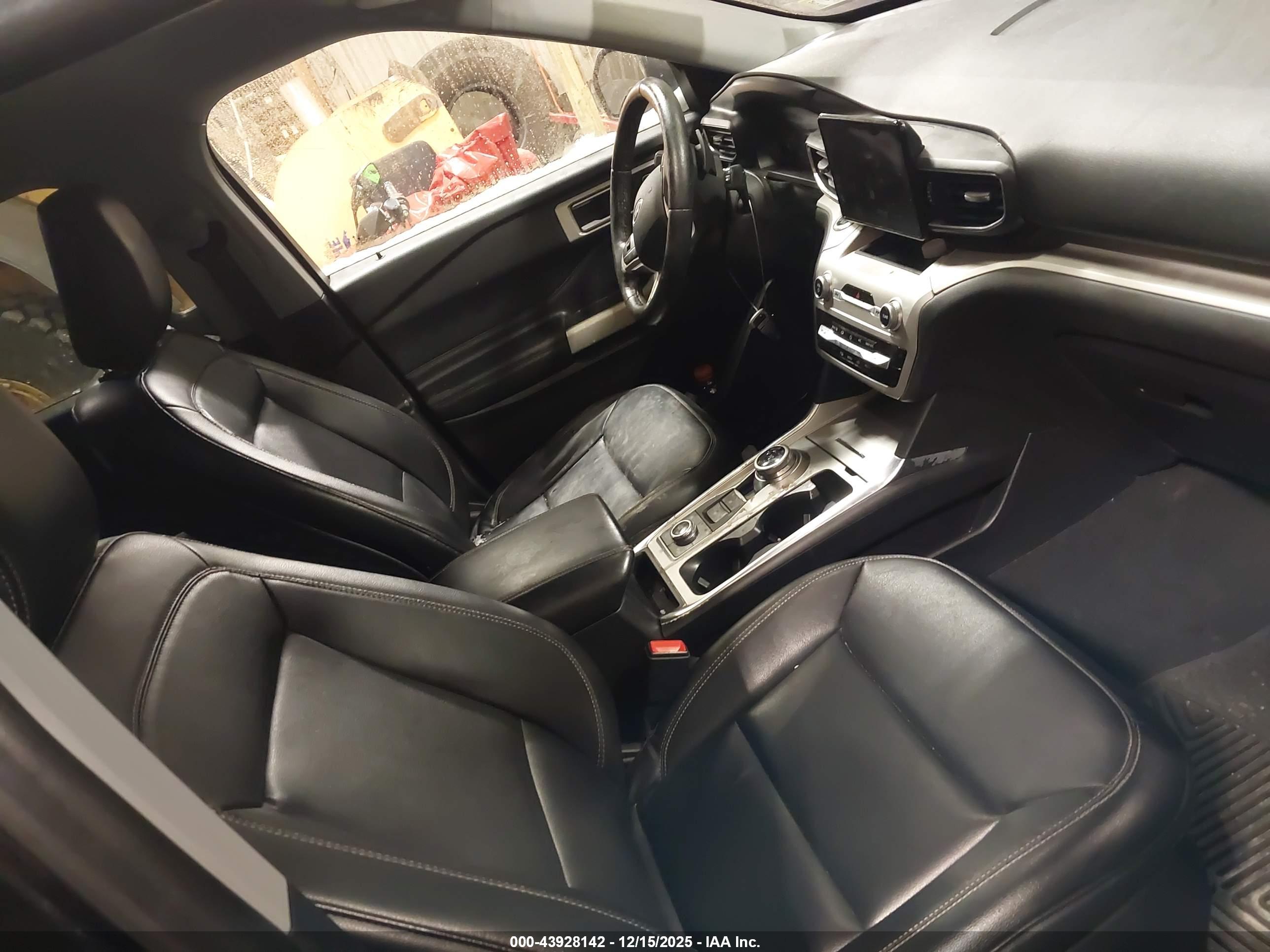 FORD EXPLORER image 5