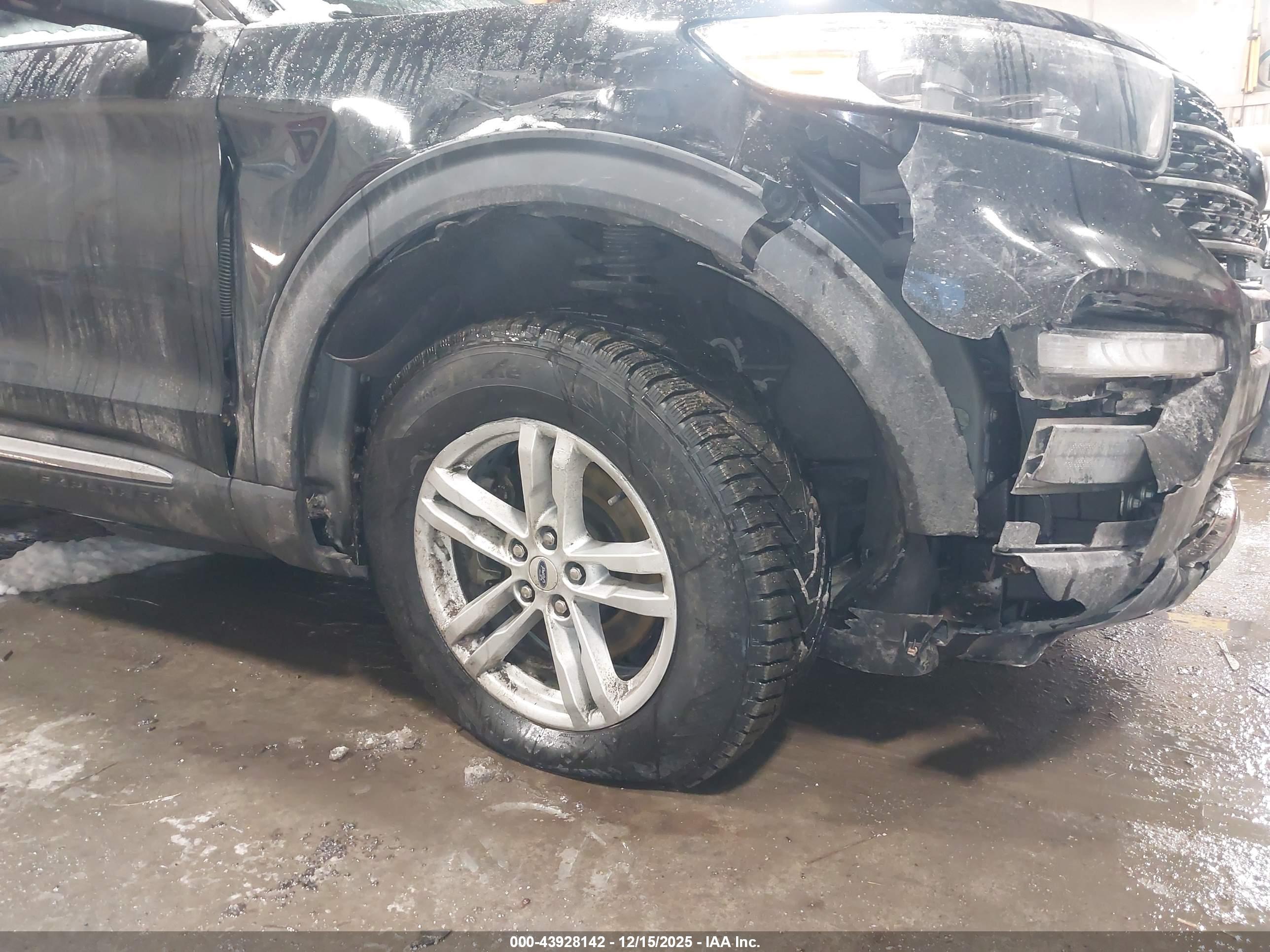 FORD EXPLORER image 6