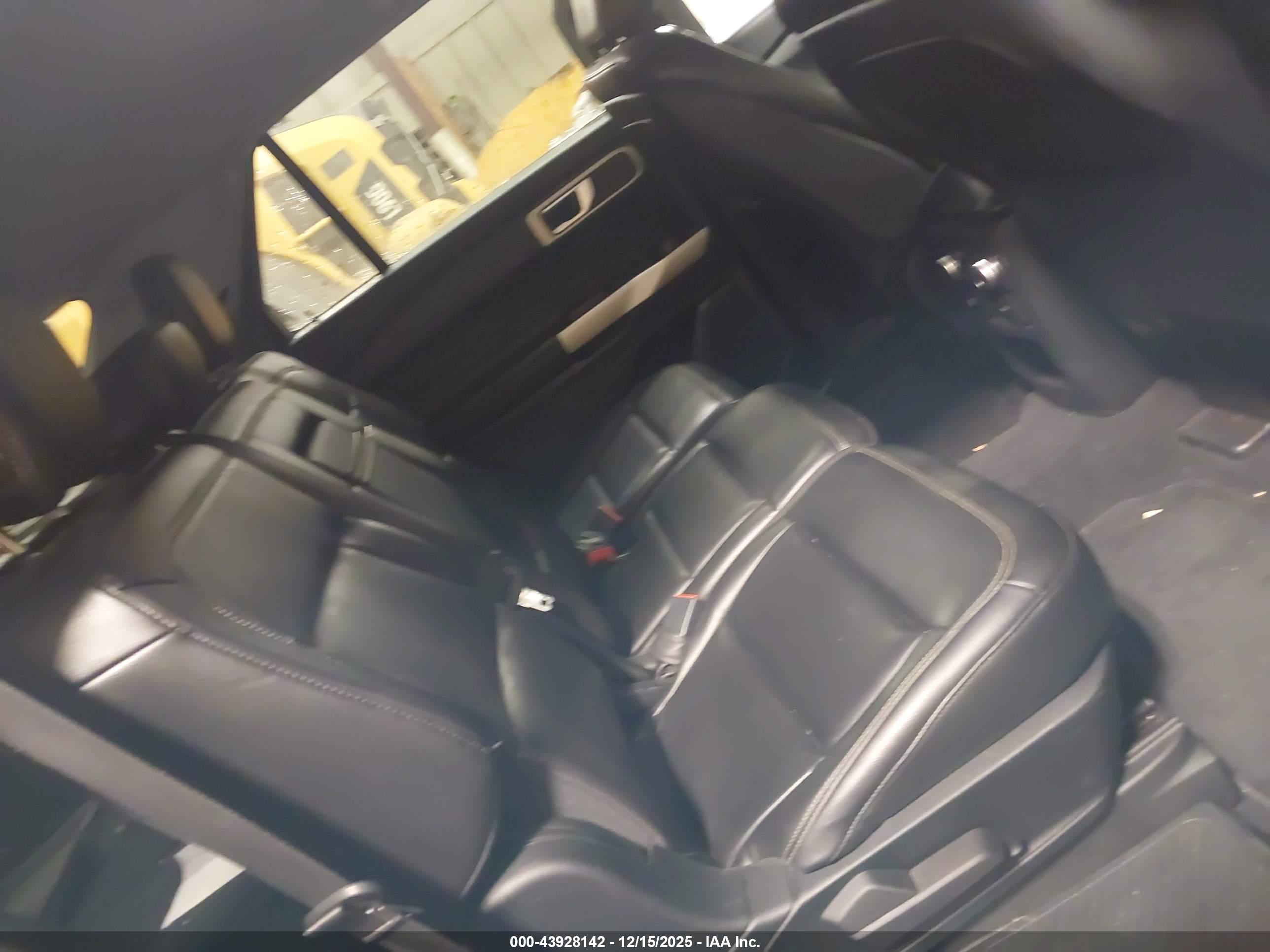 FORD EXPLORER image 8