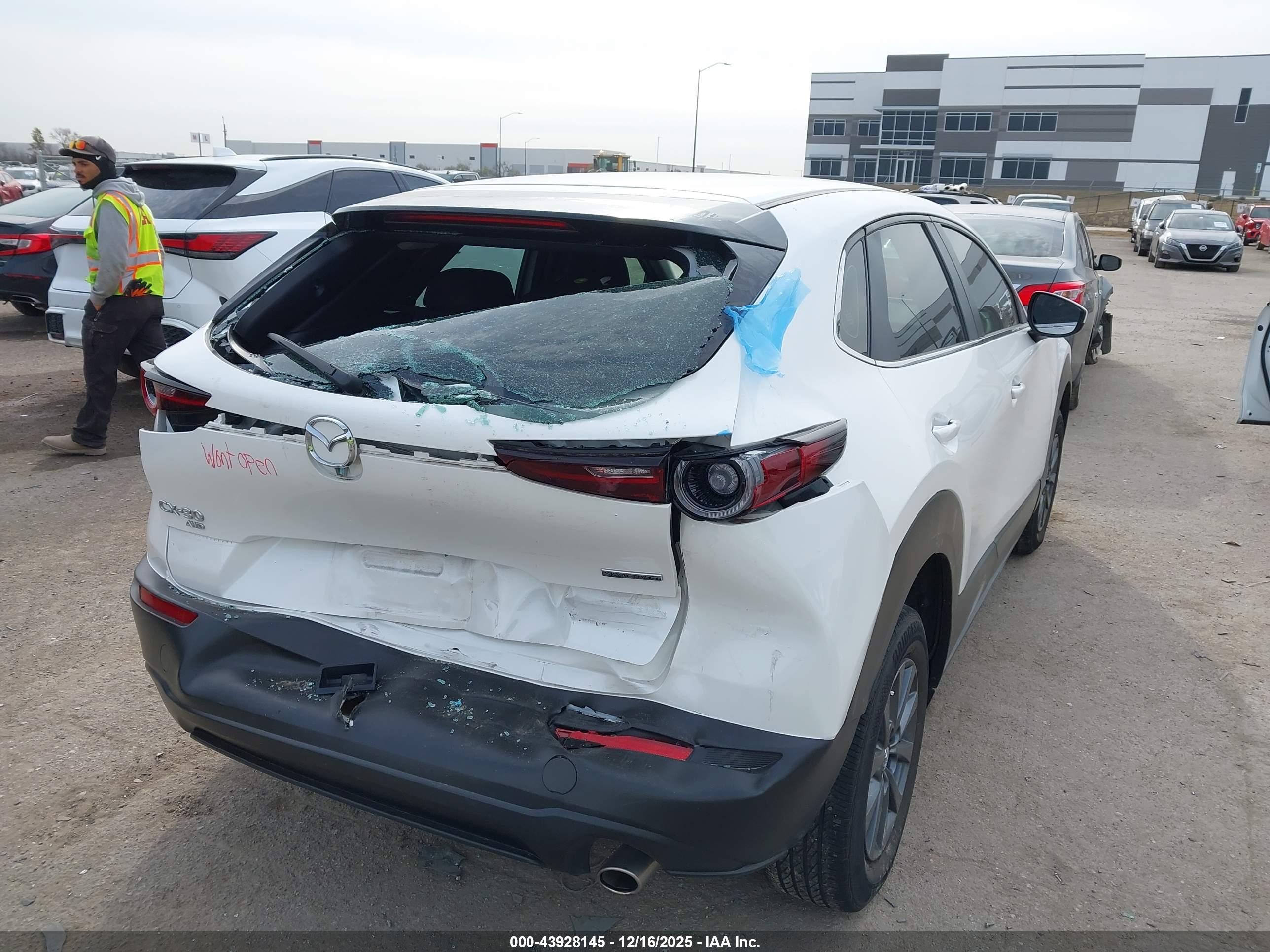 MAZDA CX-30 image 4