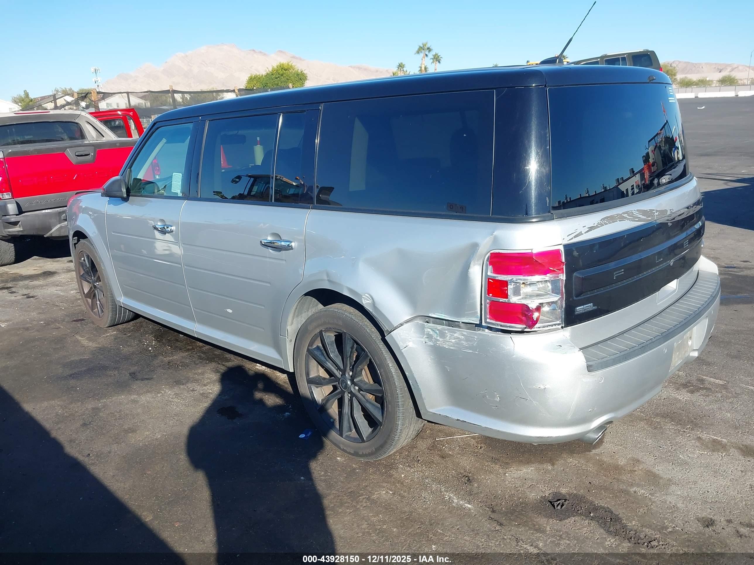 FORD FLEX image 3