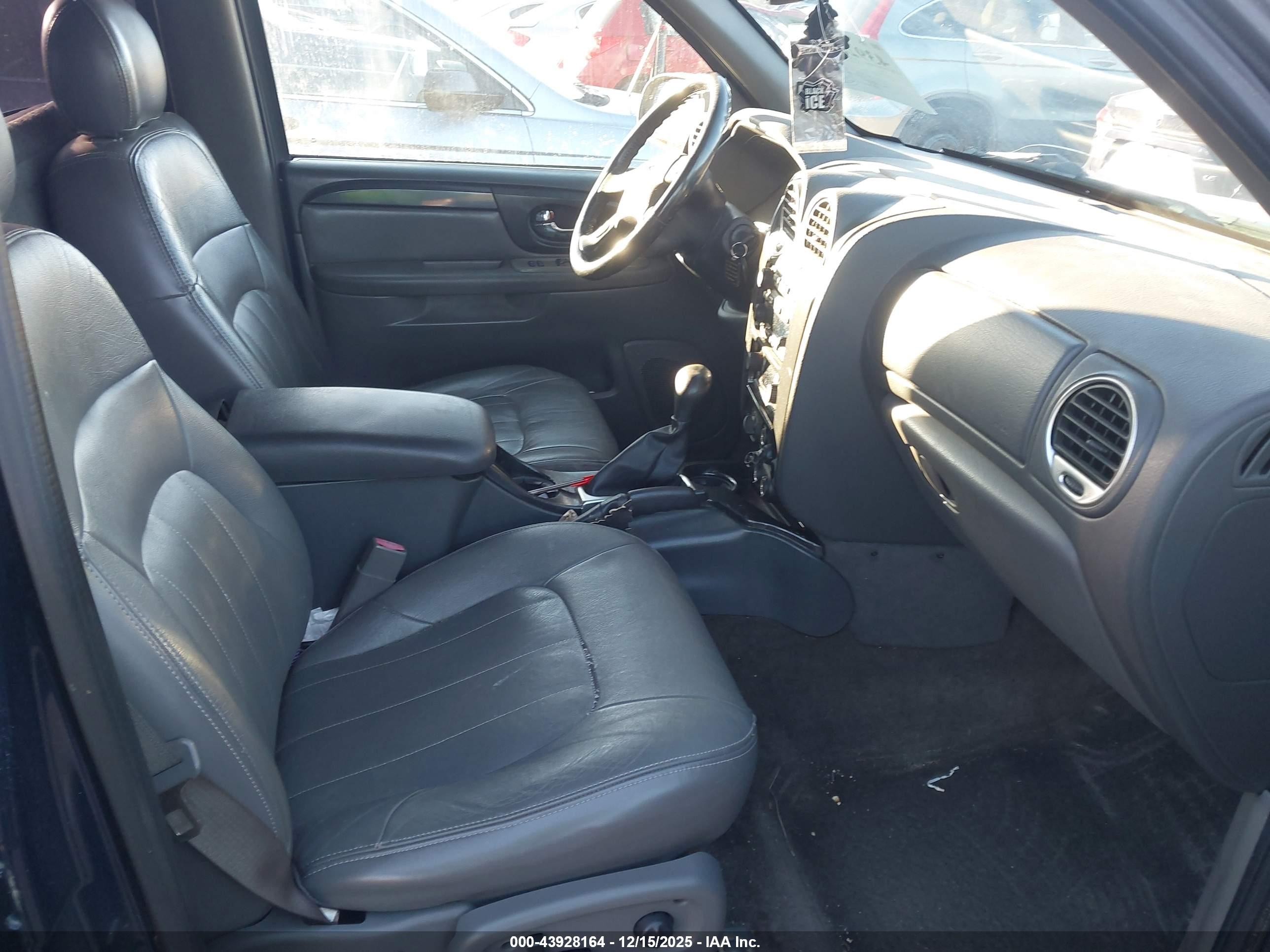 GMC ENVOY image 5