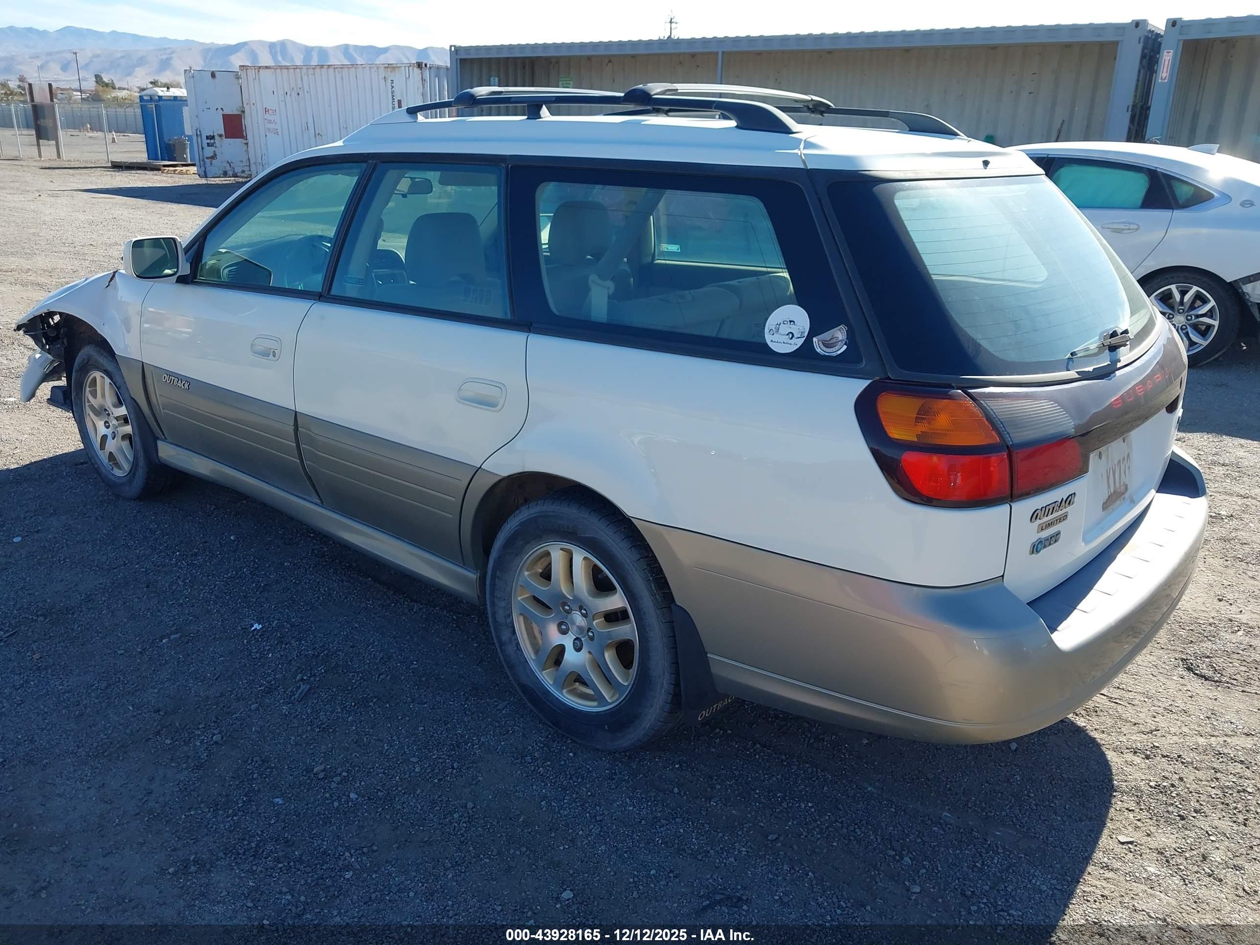 SUBARU OUTBACK image 3