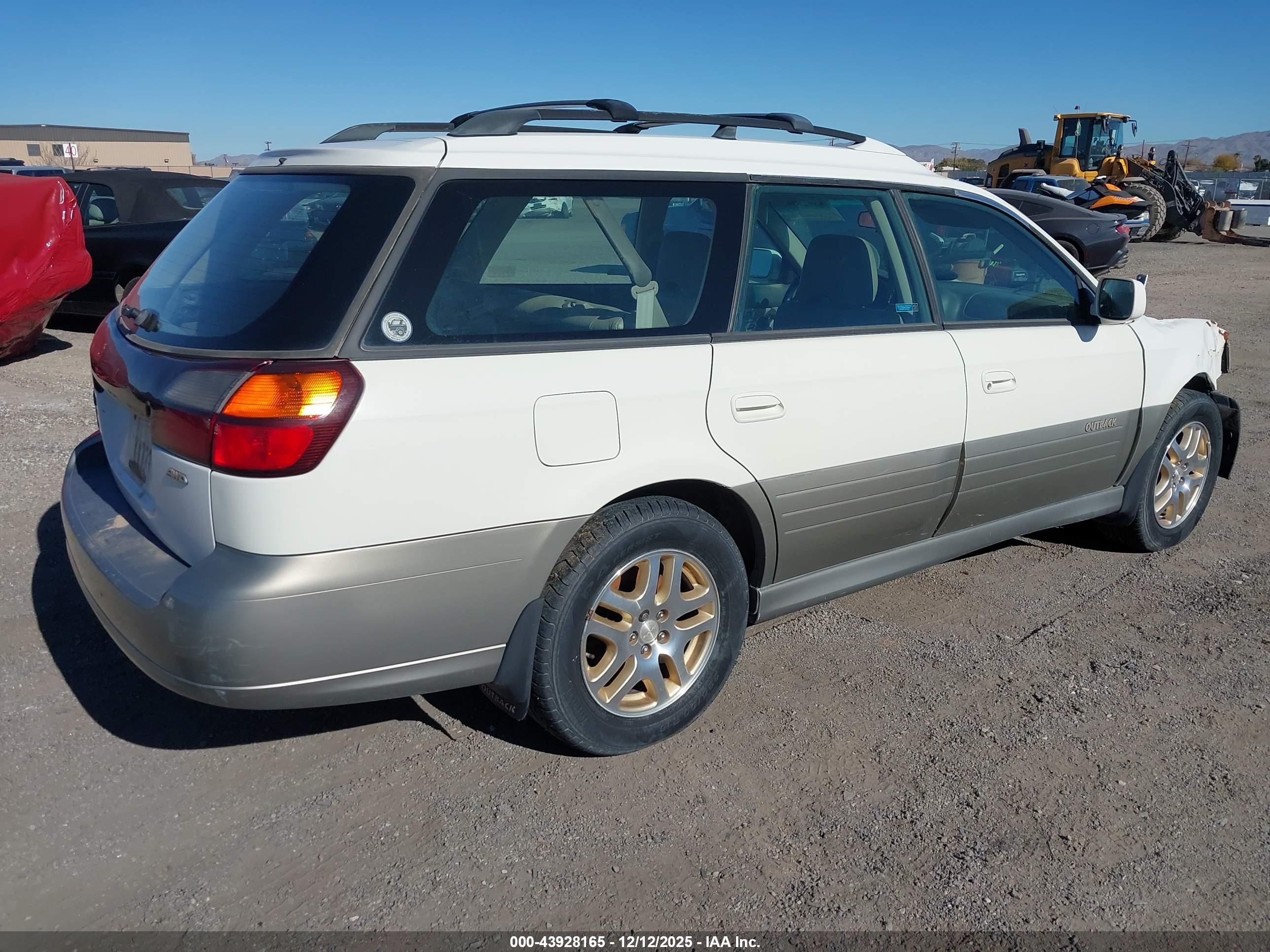 SUBARU OUTBACK image 4