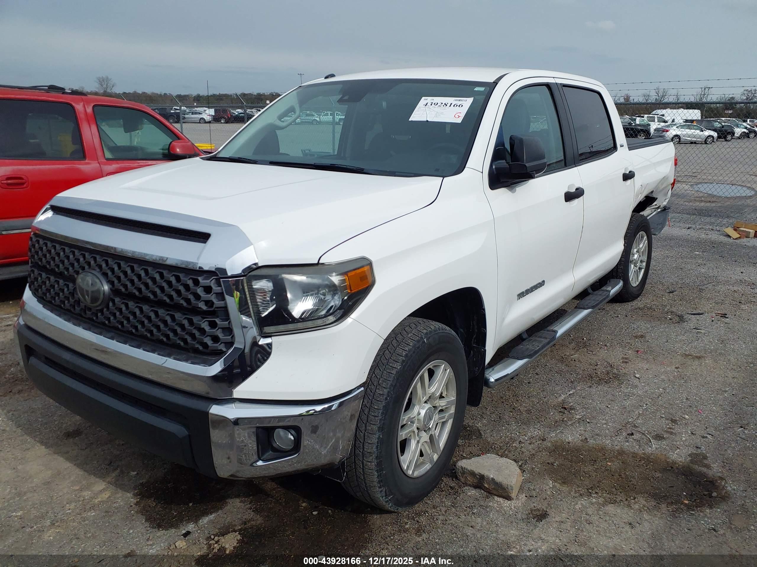TOYOTA TUNDRA image 2