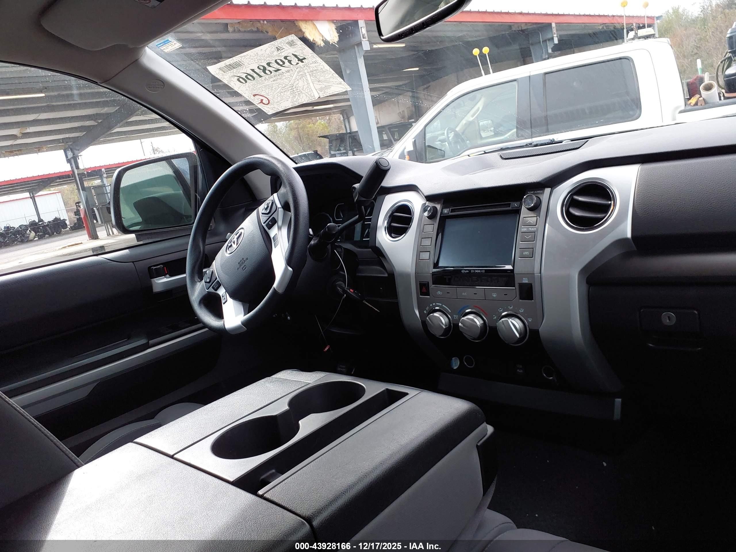 TOYOTA TUNDRA image 5
