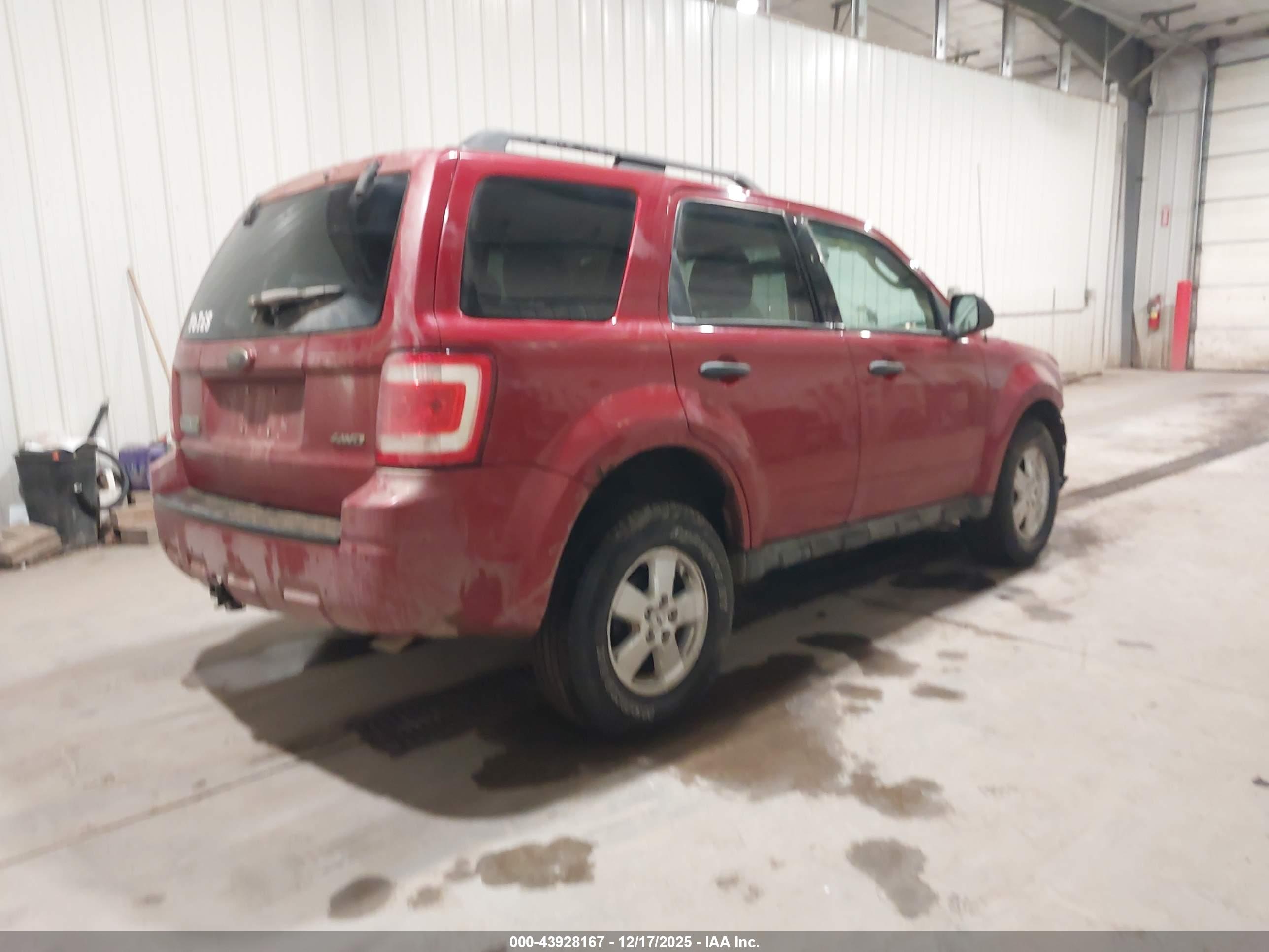 FORD ESCAPE image 4