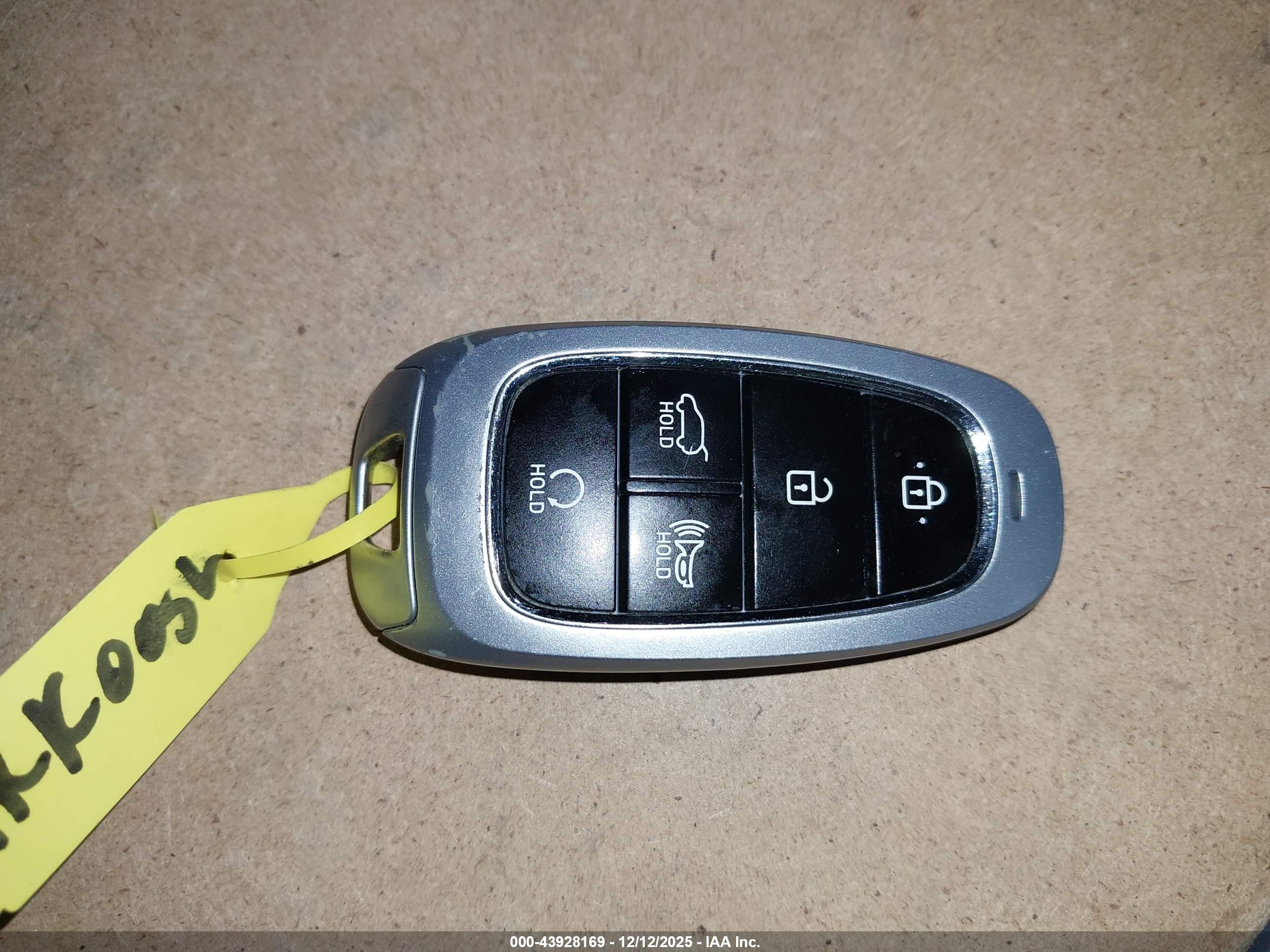 HYUNDAI SANTA image 11