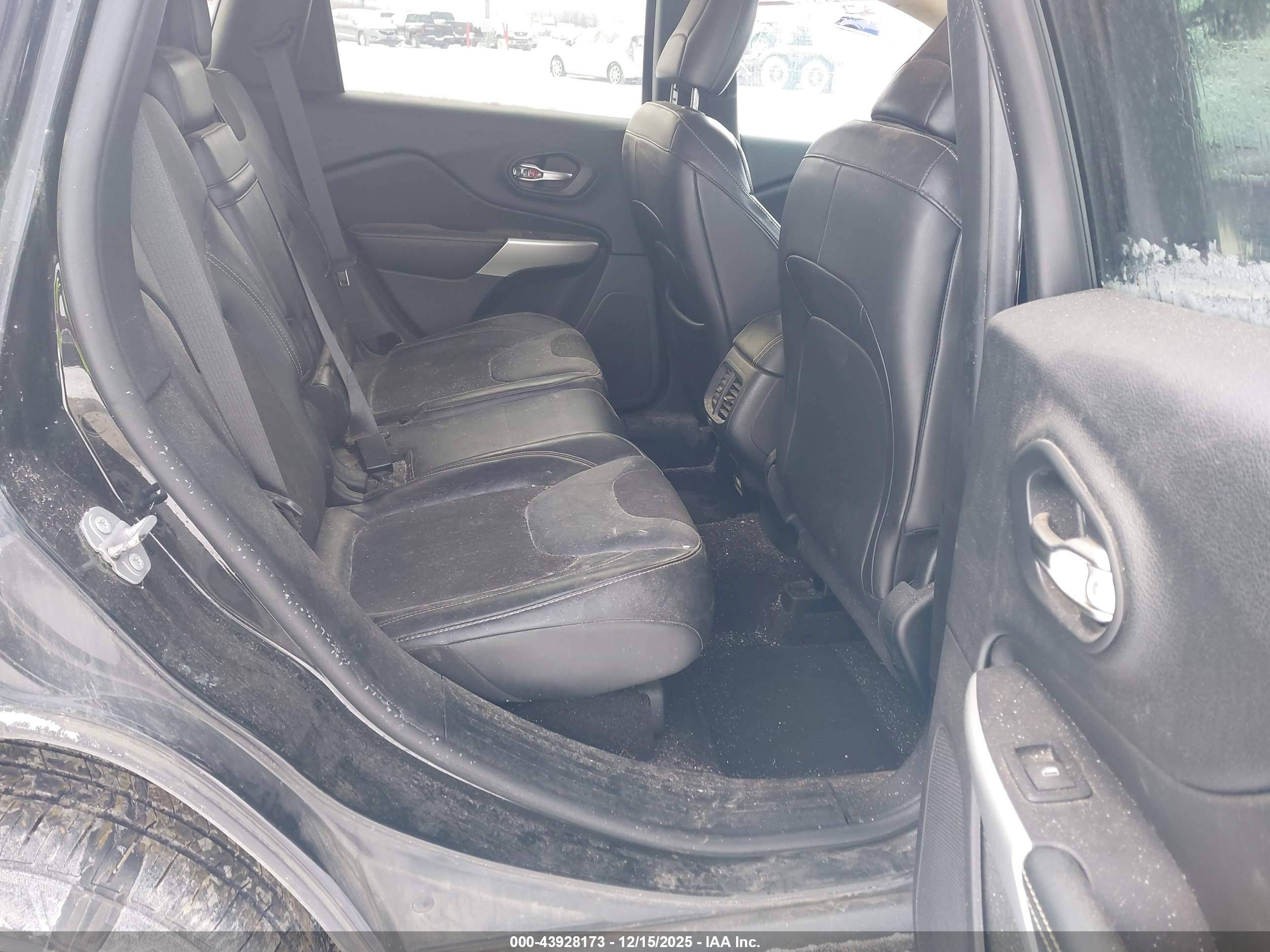 JEEP CHEROKEE image 8