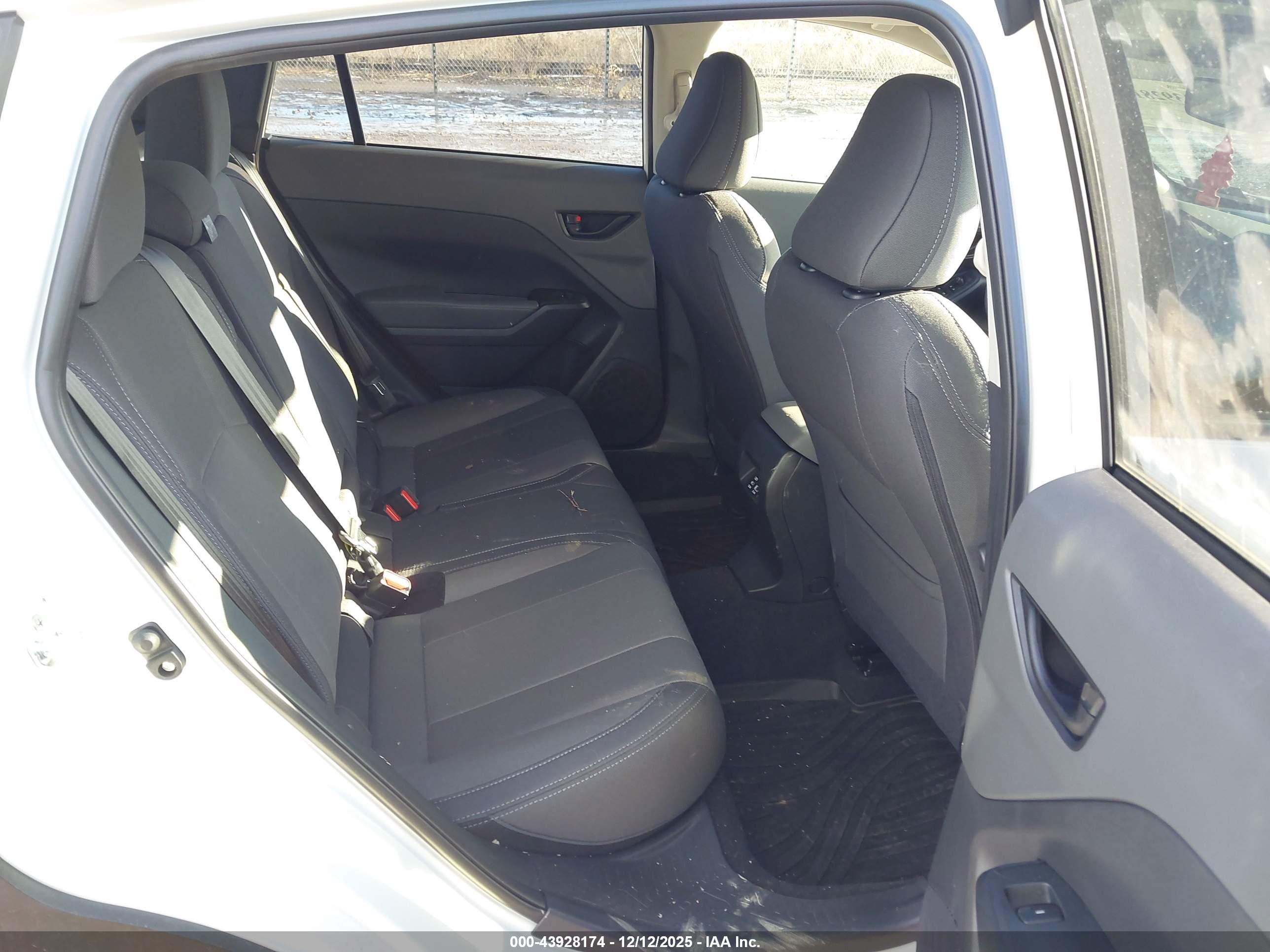 SUBARU CROSSTREK image 8