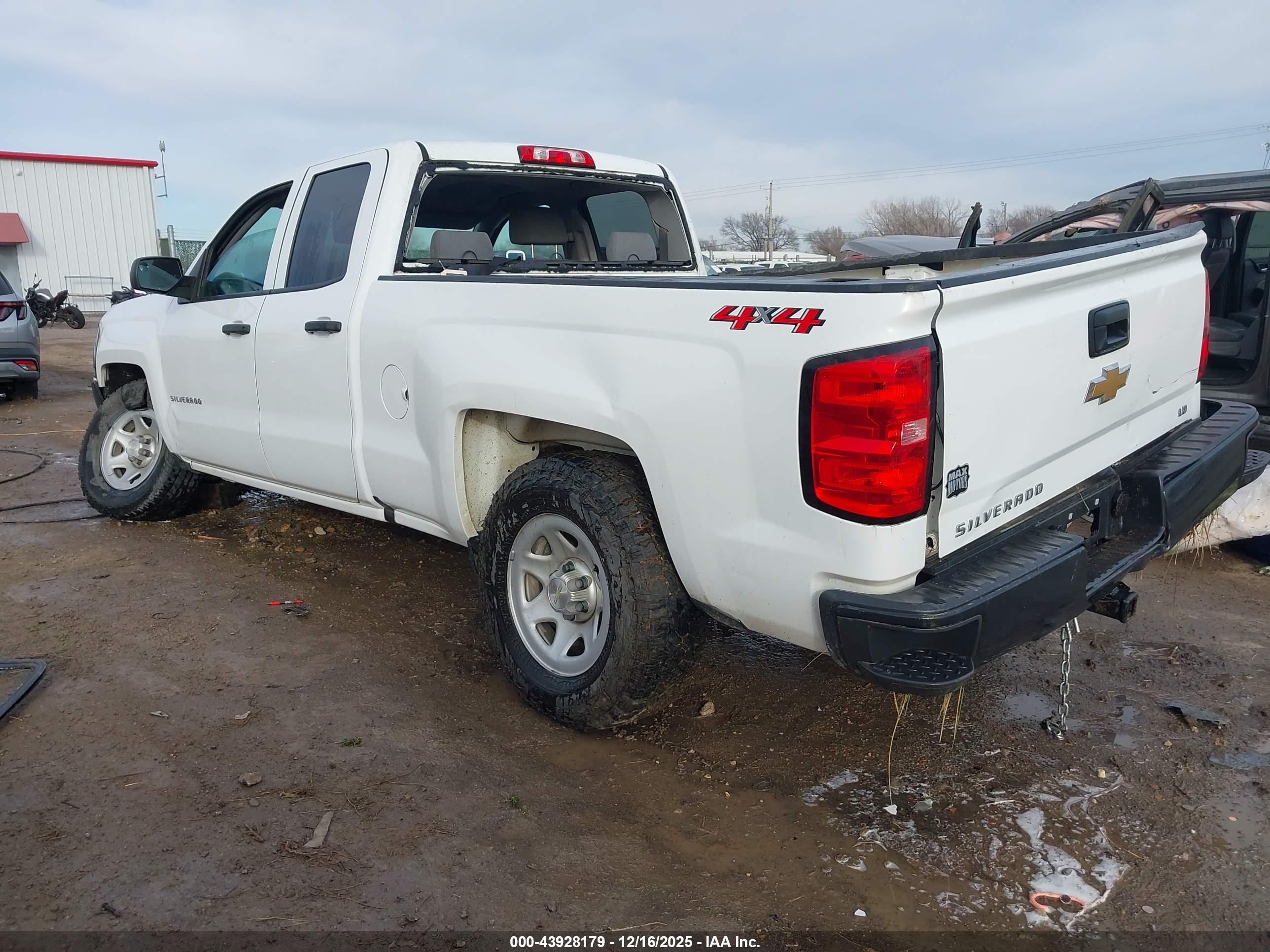 CHEVROLET SILVERADO image 3