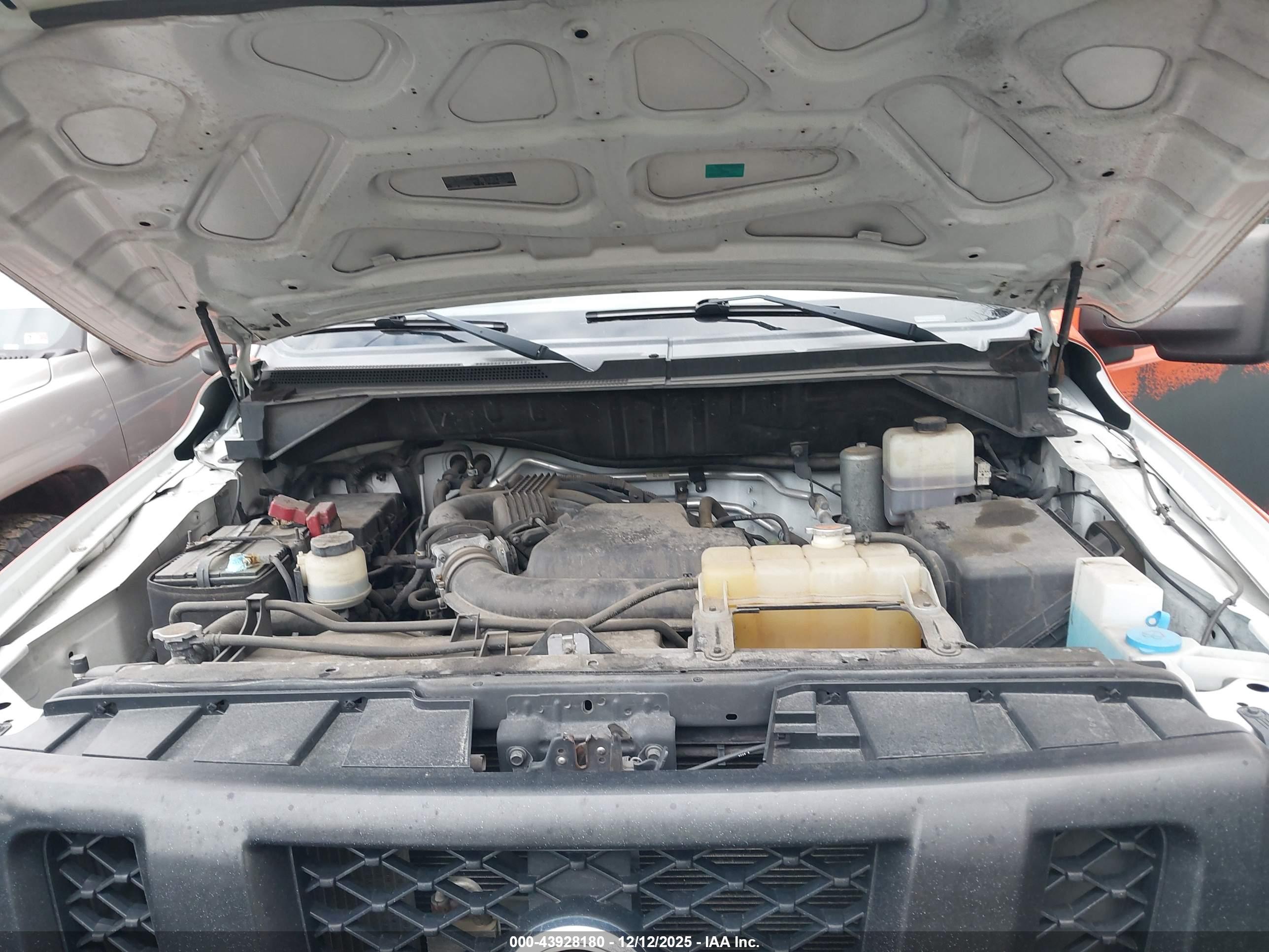 NISSAN NV image 10