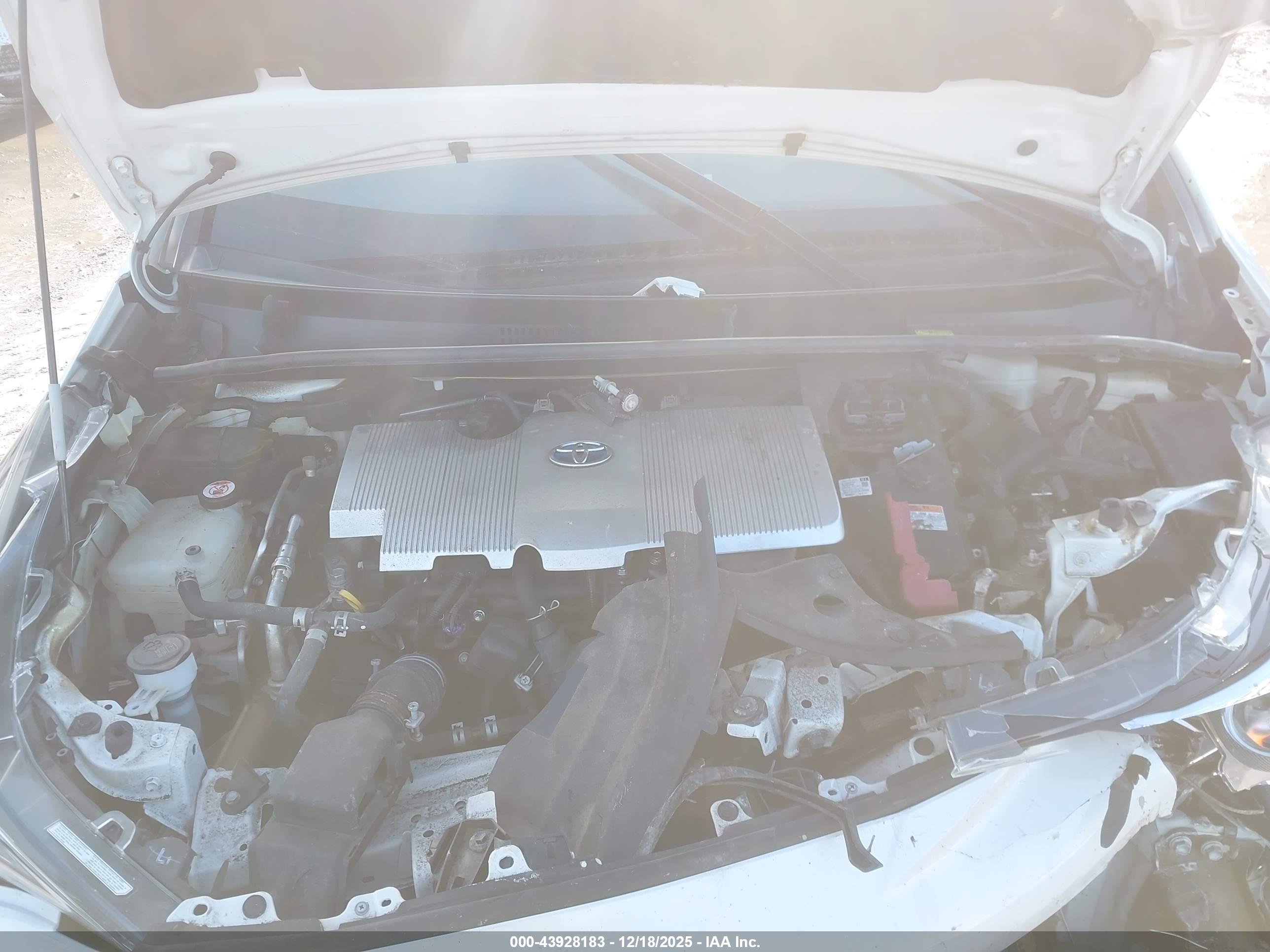 TOYOTA PRIUS image 10