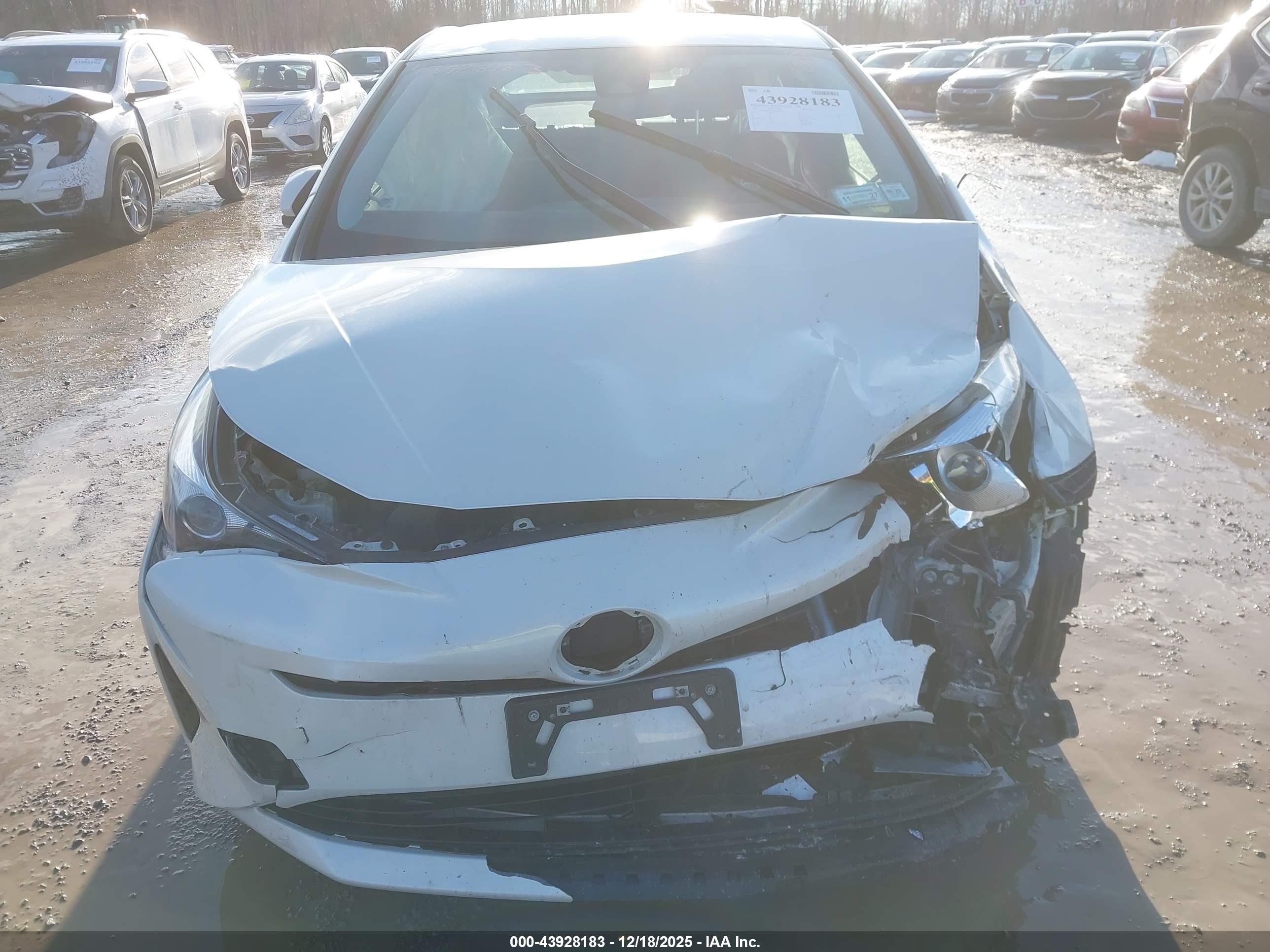 TOYOTA PRIUS image 6