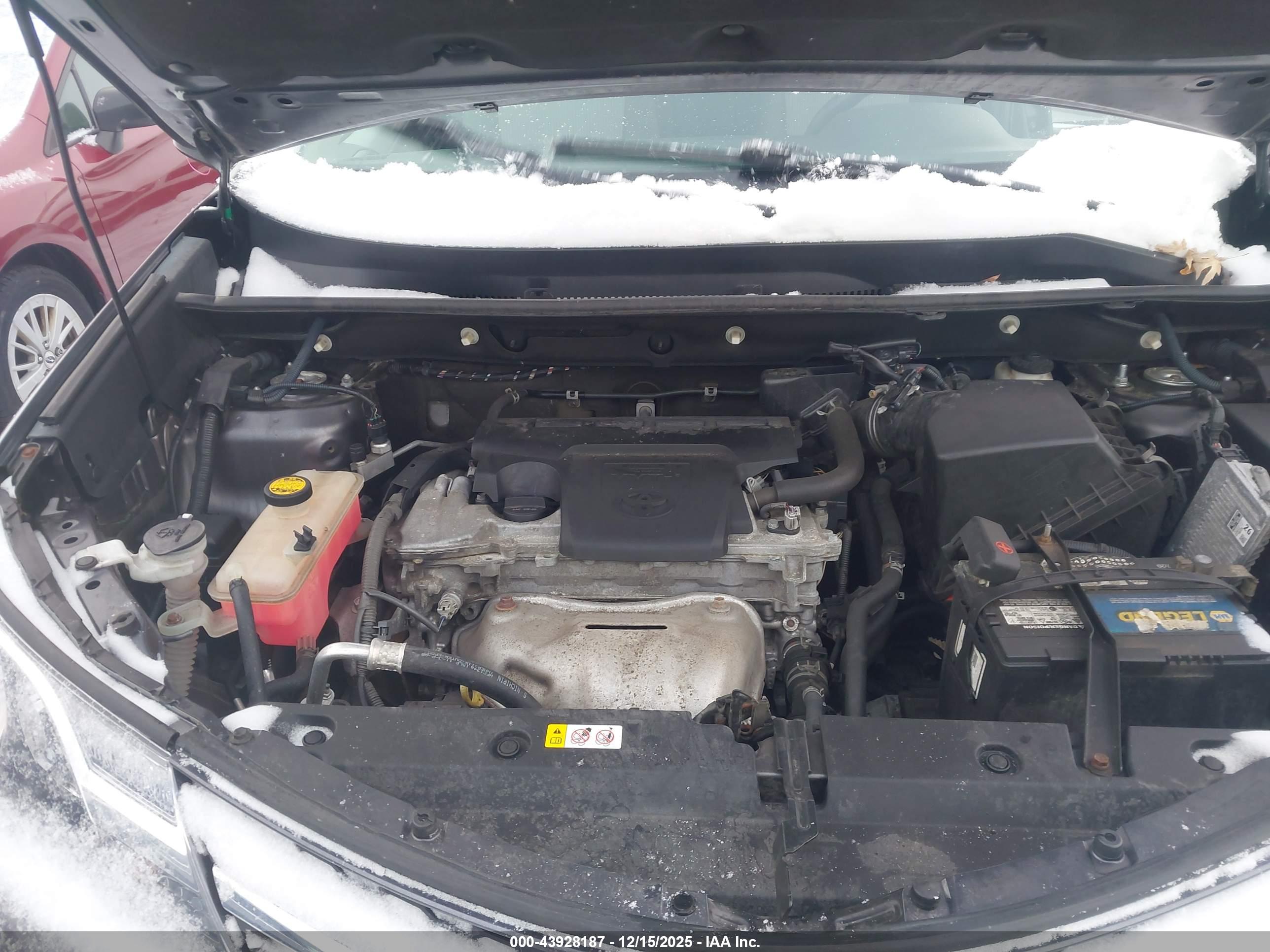 TOYOTA RAV4 image 10