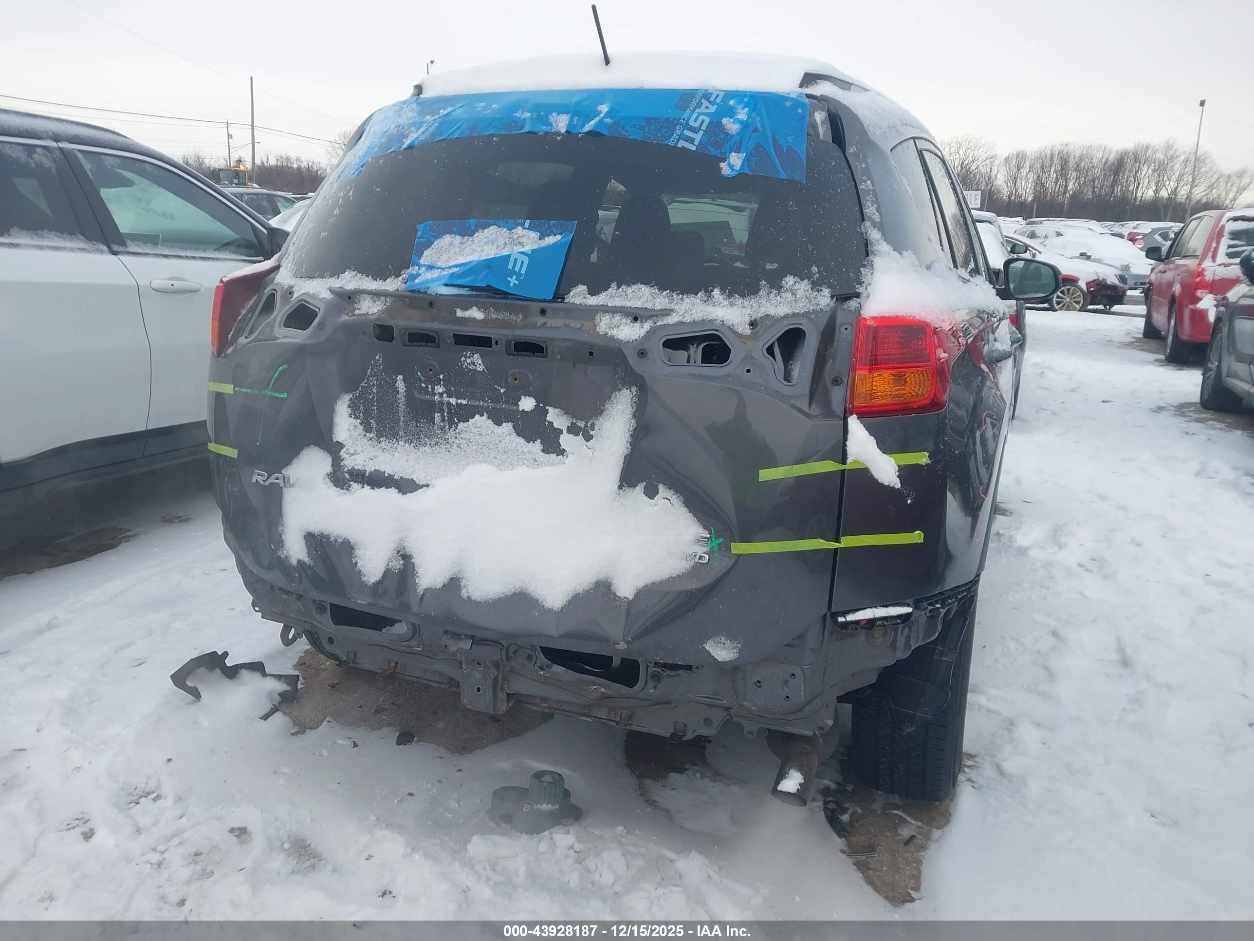 TOYOTA RAV4 image 6