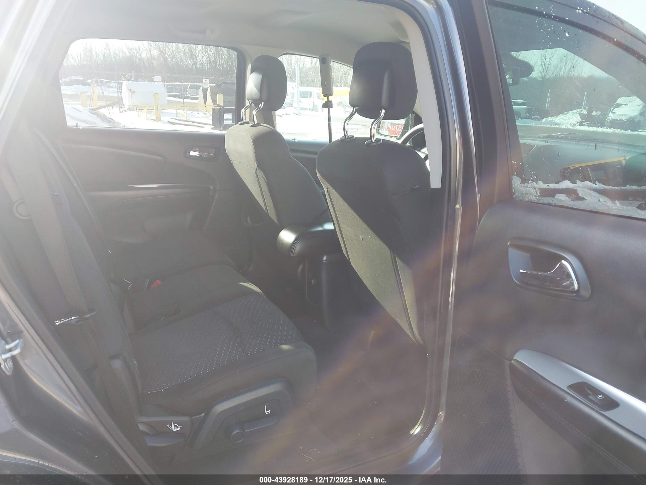 DODGE JOURNEY image 8