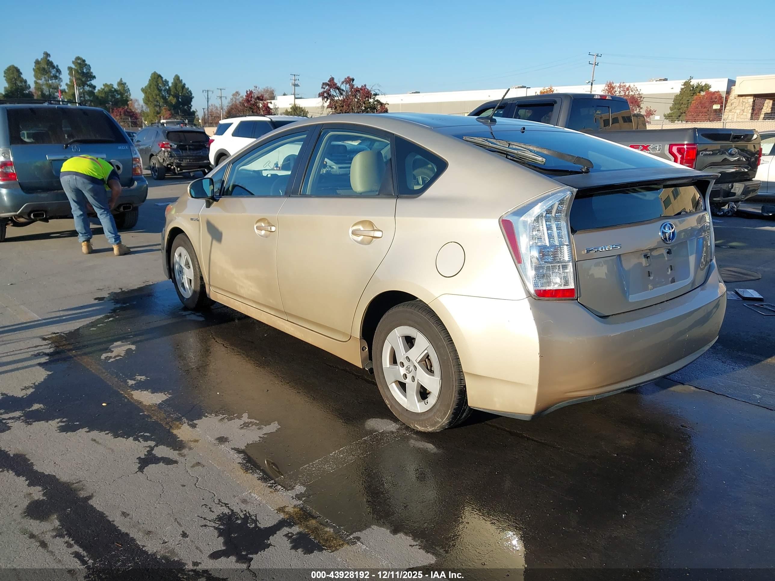 TOYOTA PRIUS image 3
