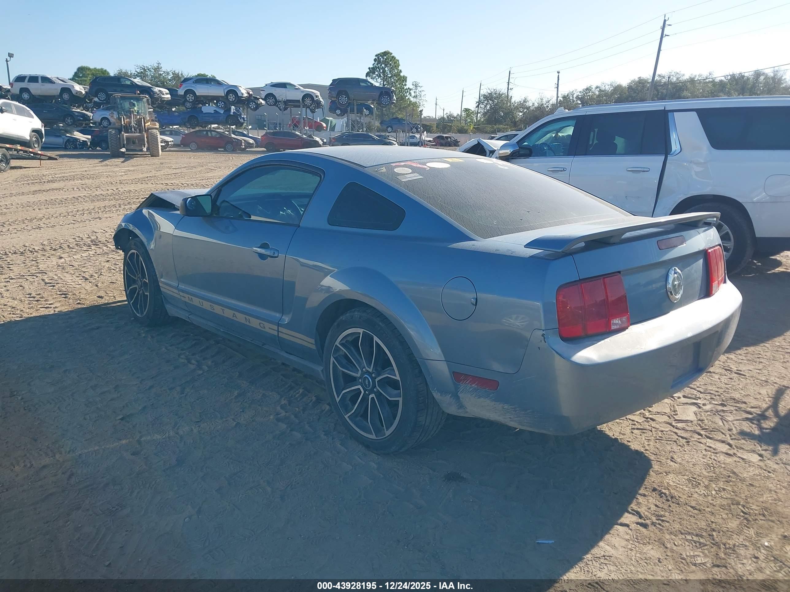 FORD MUSTANG image 3