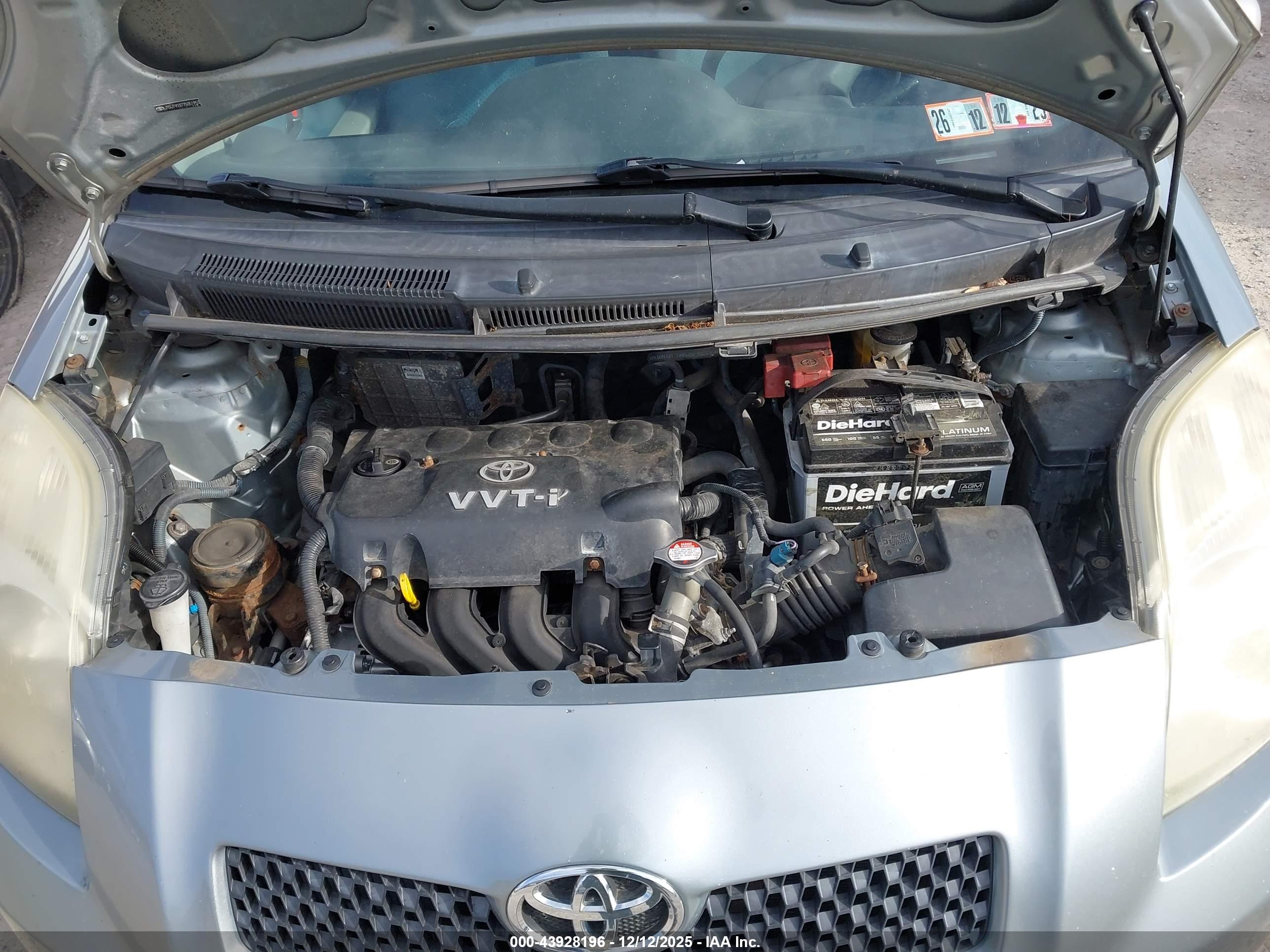 TOYOTA YARIS image 10