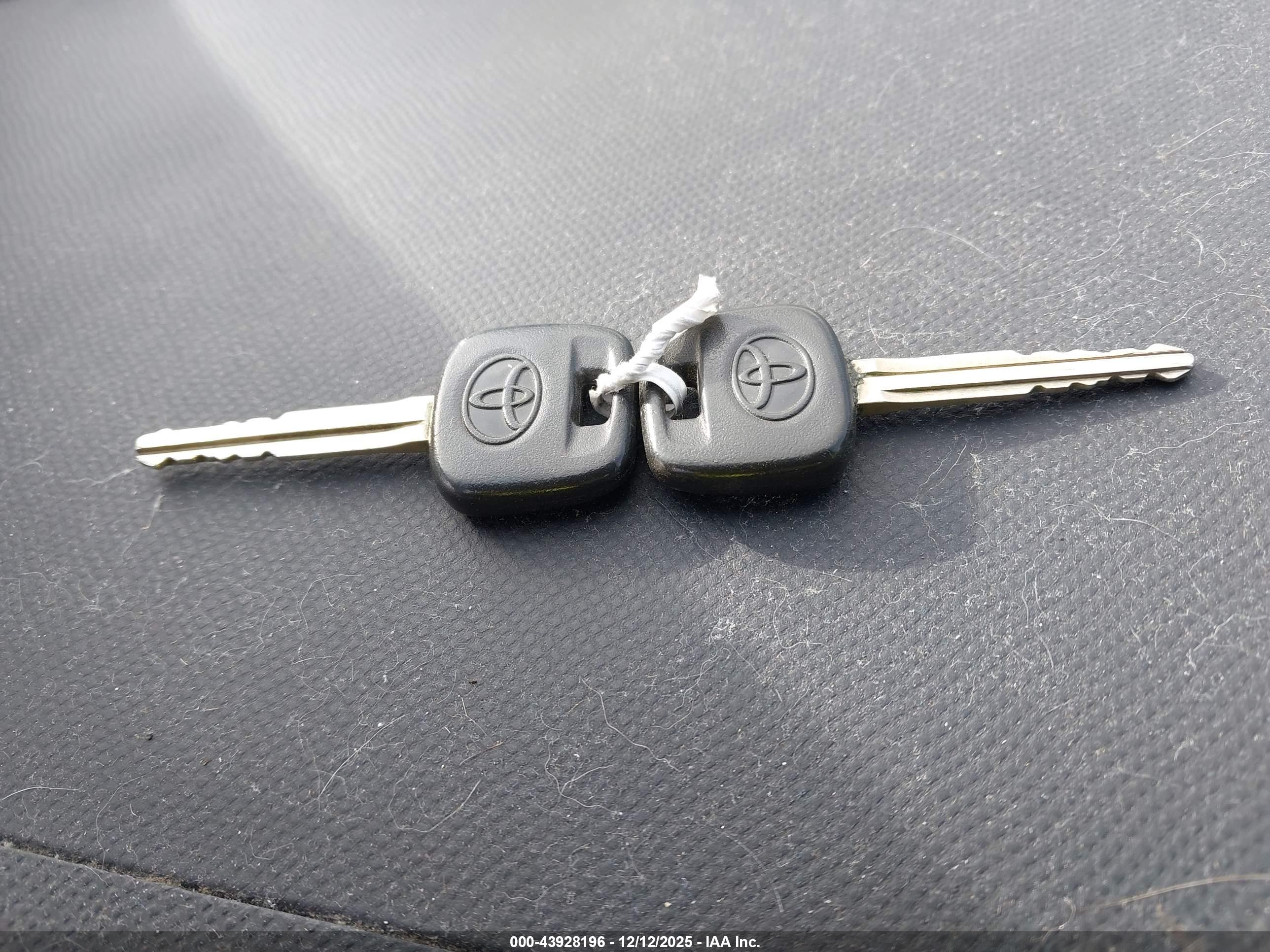 TOYOTA YARIS image 11